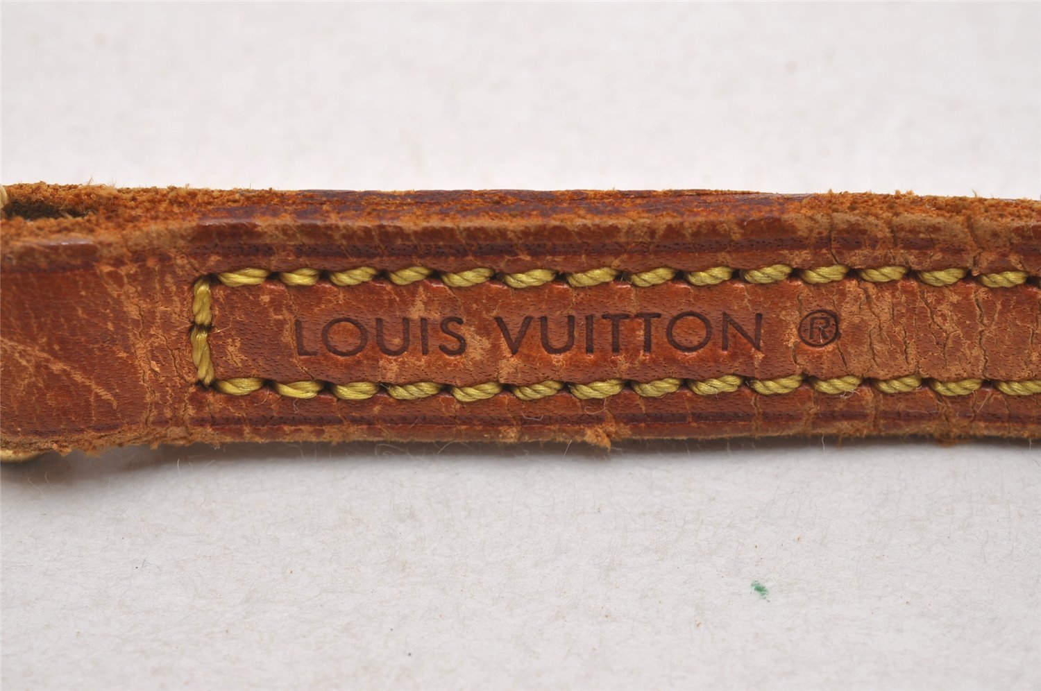 Authentic Louis Vuitton Leather Shoulder Strap Beige 47.6