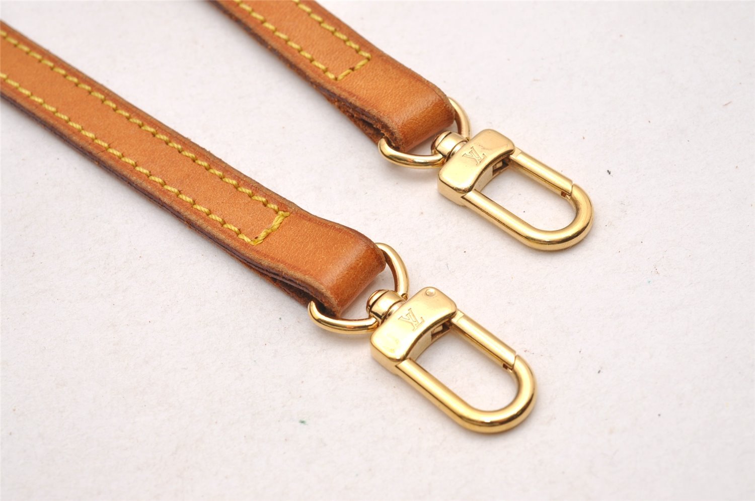 Authentic Louis Vuitton Leather Shoulder Strap Beige 46.5