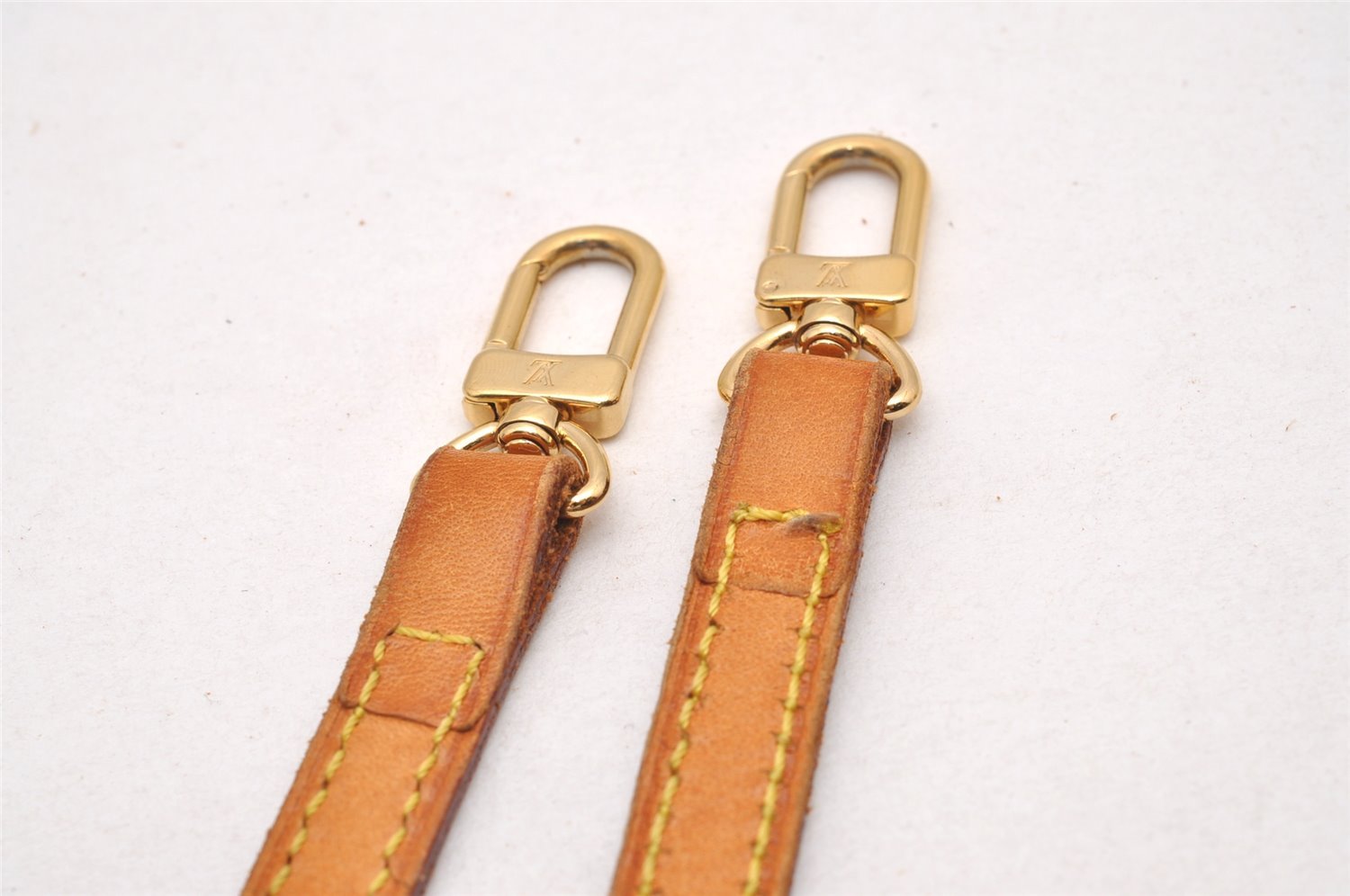 Authentic Louis Vuitton Leather Shoulder Strap Beige 46.5