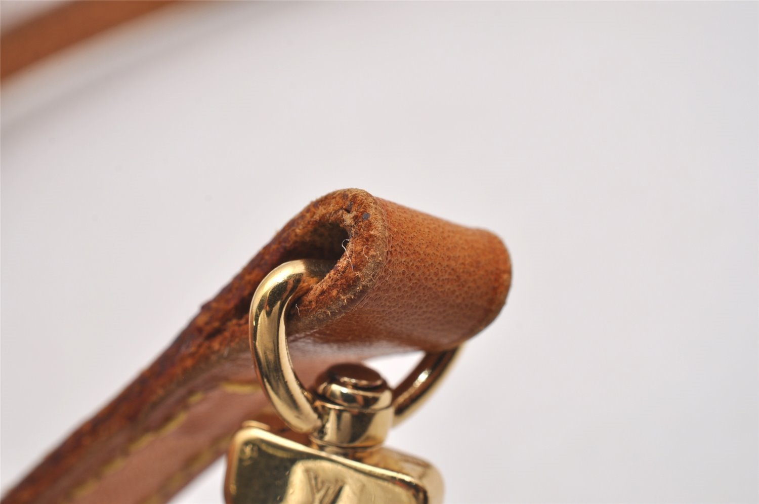 Authentic Louis Vuitton Leather Shoulder Strap Beige 46.5