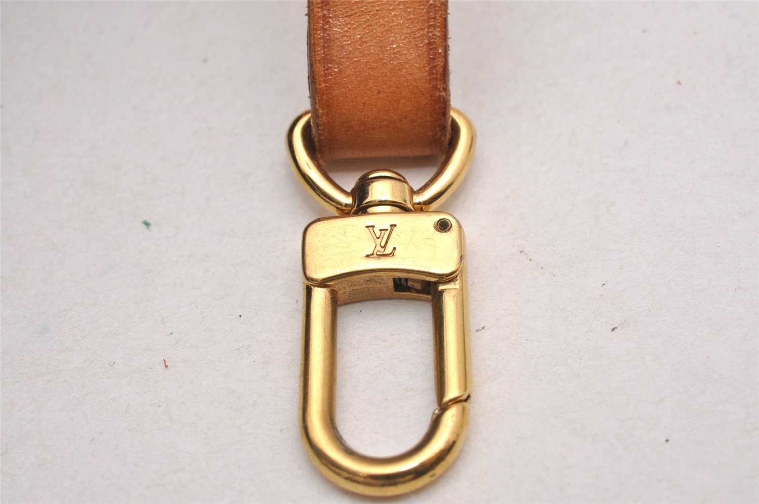 Authentic Louis Vuitton Leather Shoulder Strap Beige 46.9