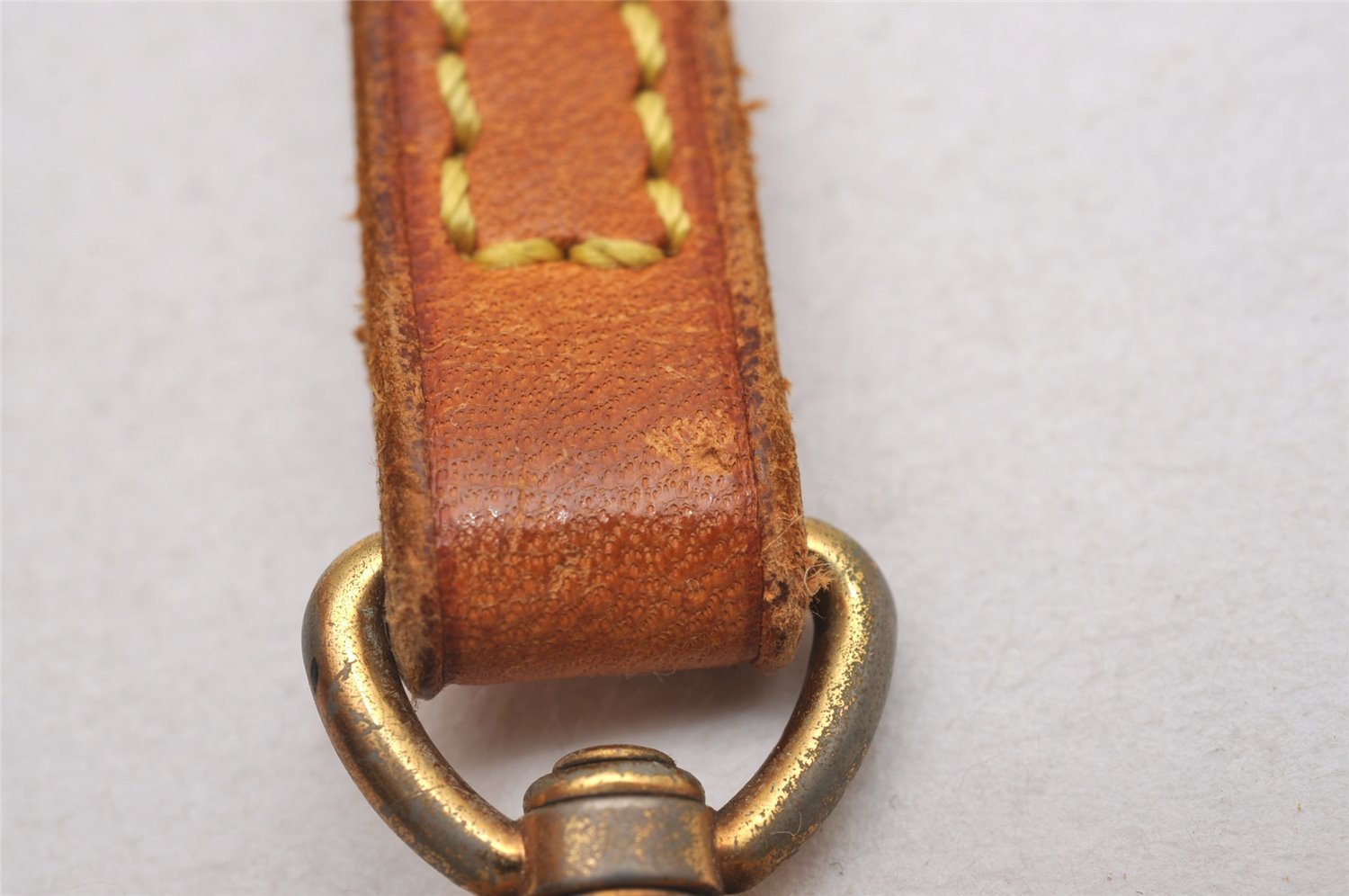 Authentic Louis Vuitton Leather Shoulder Strap Beige 46.9