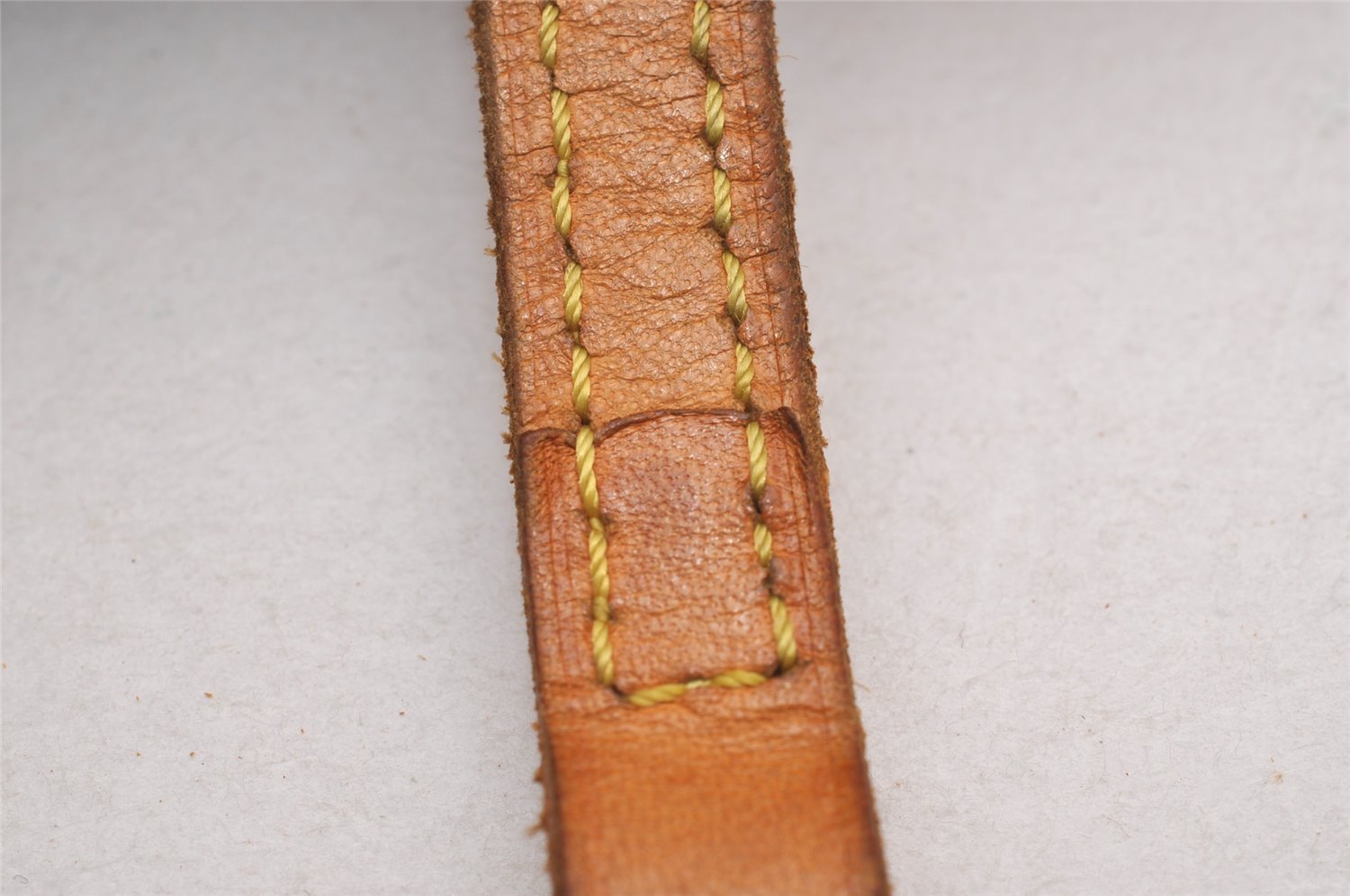 Authentic Louis Vuitton Leather Shoulder Strap Beige 45.9