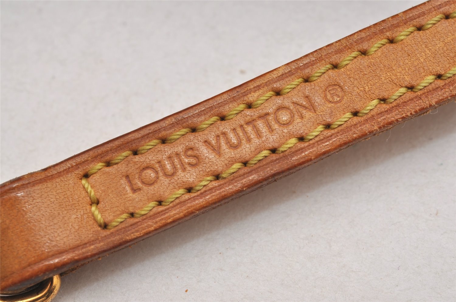 Authentic Louis Vuitton Leather Shoulder Strap Beige 46.7