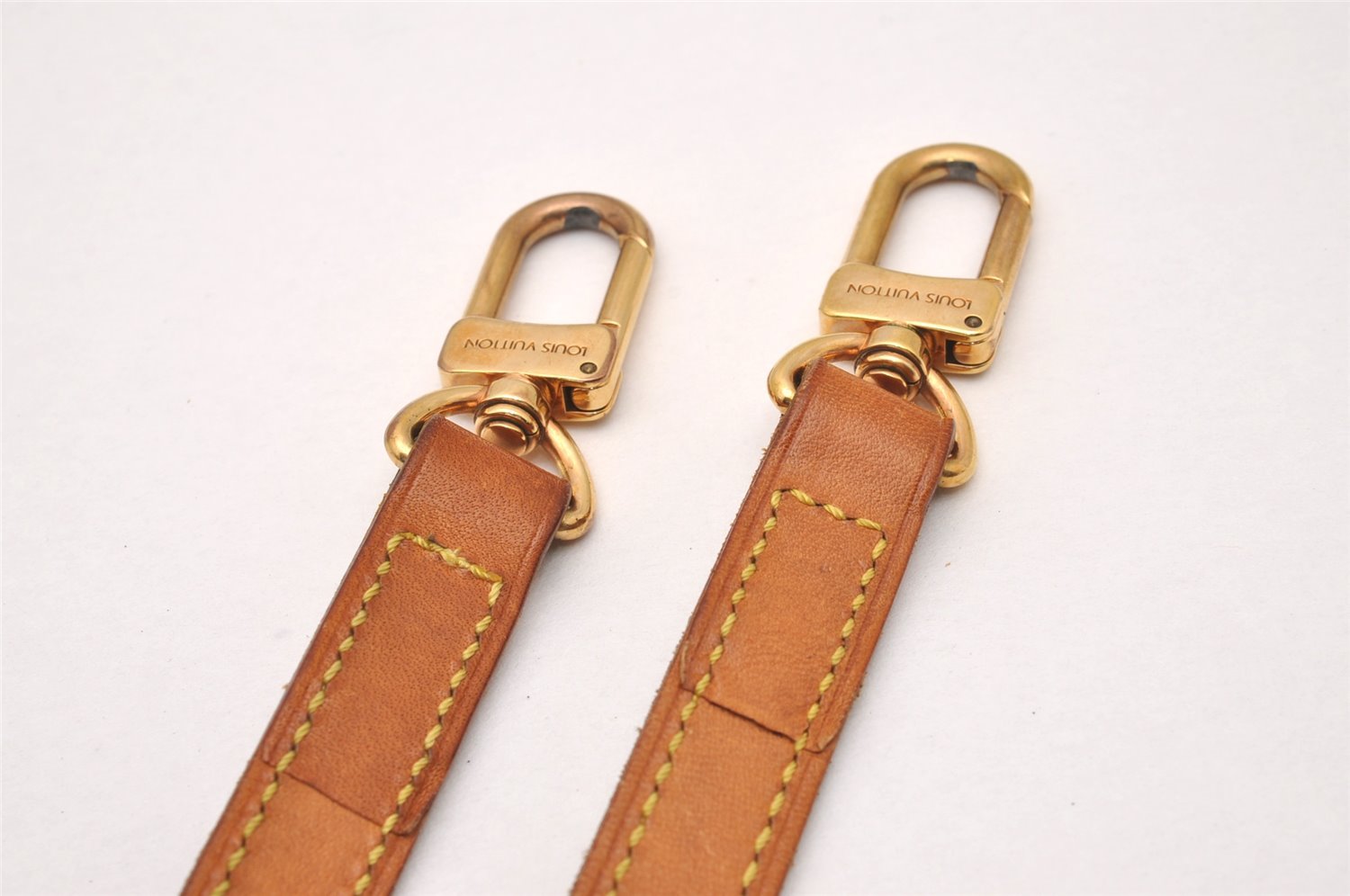 Authentic Louis Vuitton Leather Shoulder Strap Beige 40.7-47.2