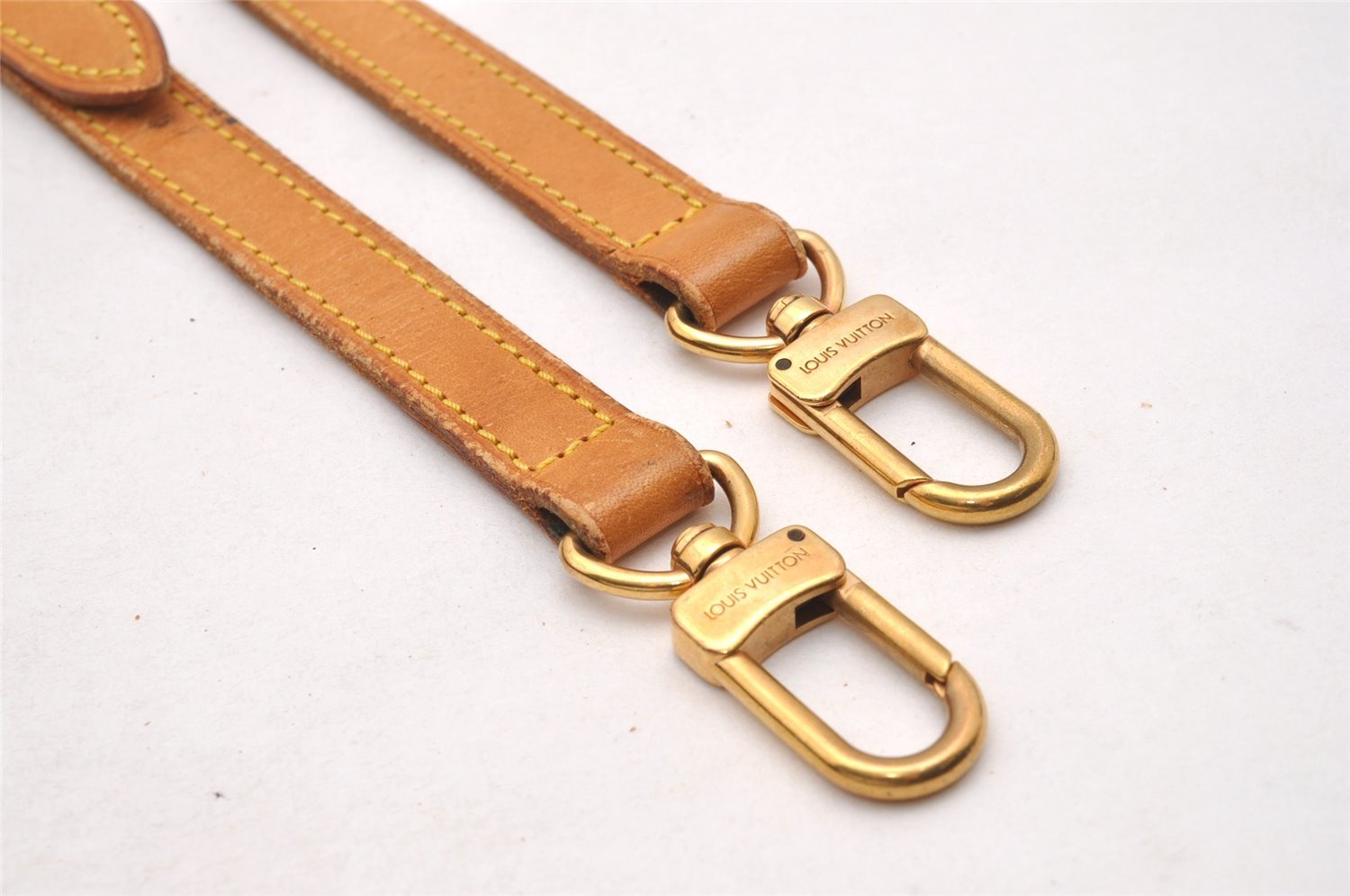 Authentic Louis Vuitton Leather Shoulder Strap Beige 41.1-48