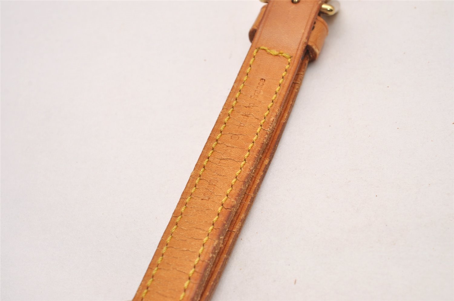 Authentic Louis Vuitton Leather Shoulder Strap Beige 41.1-48