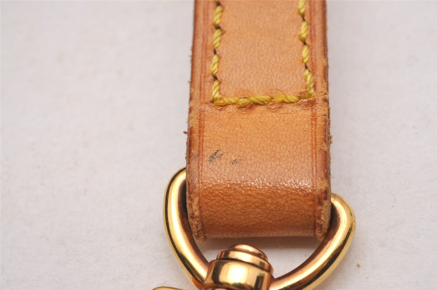 Authentic Louis Vuitton Leather Shoulder Strap Beige 41.1-48