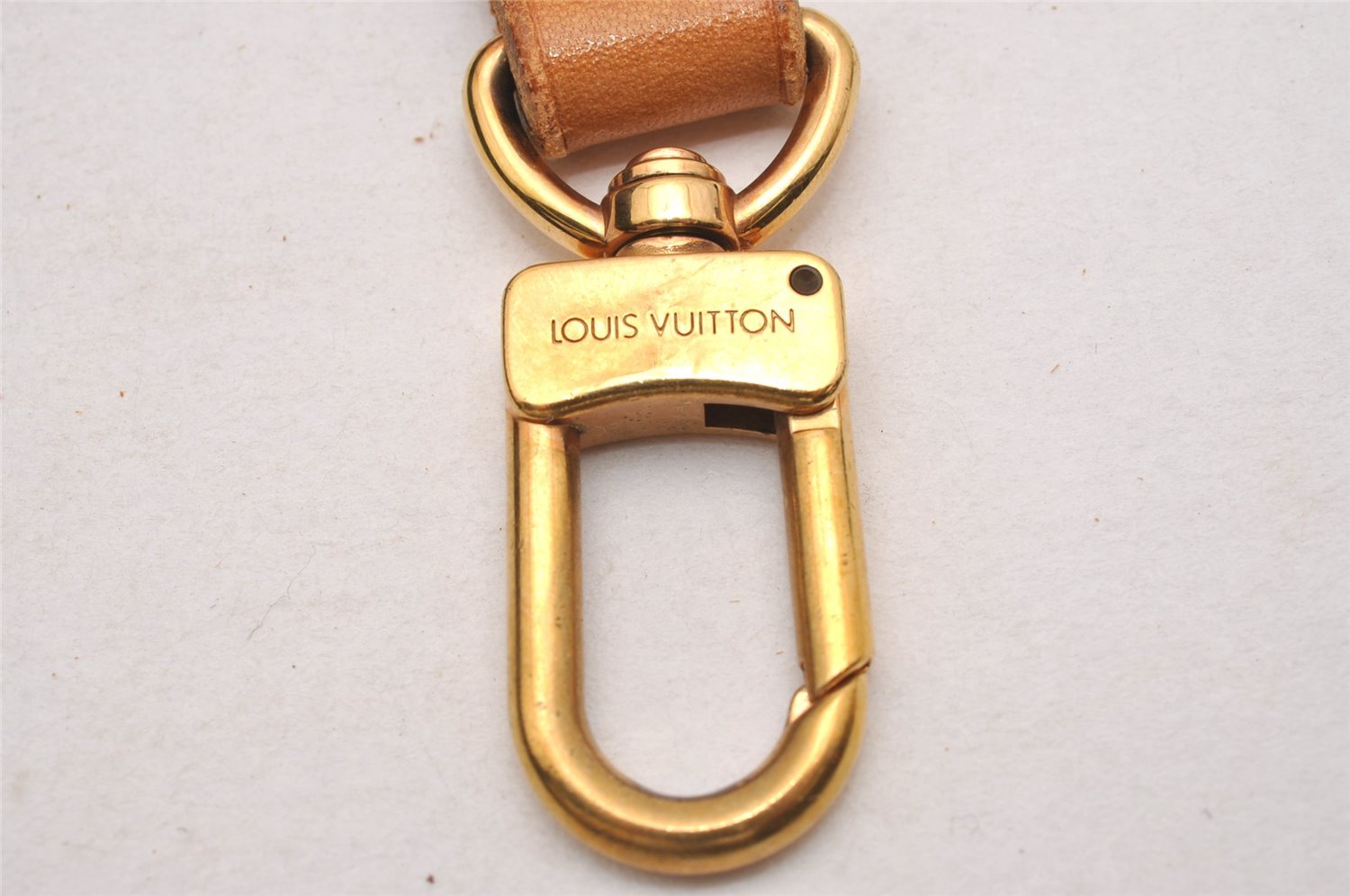 Authentic Louis Vuitton Leather Shoulder Strap Beige 41.1-48