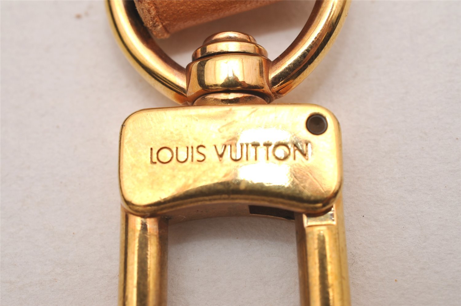 Authentic Louis Vuitton Leather Shoulder Strap Beige 41.1-48