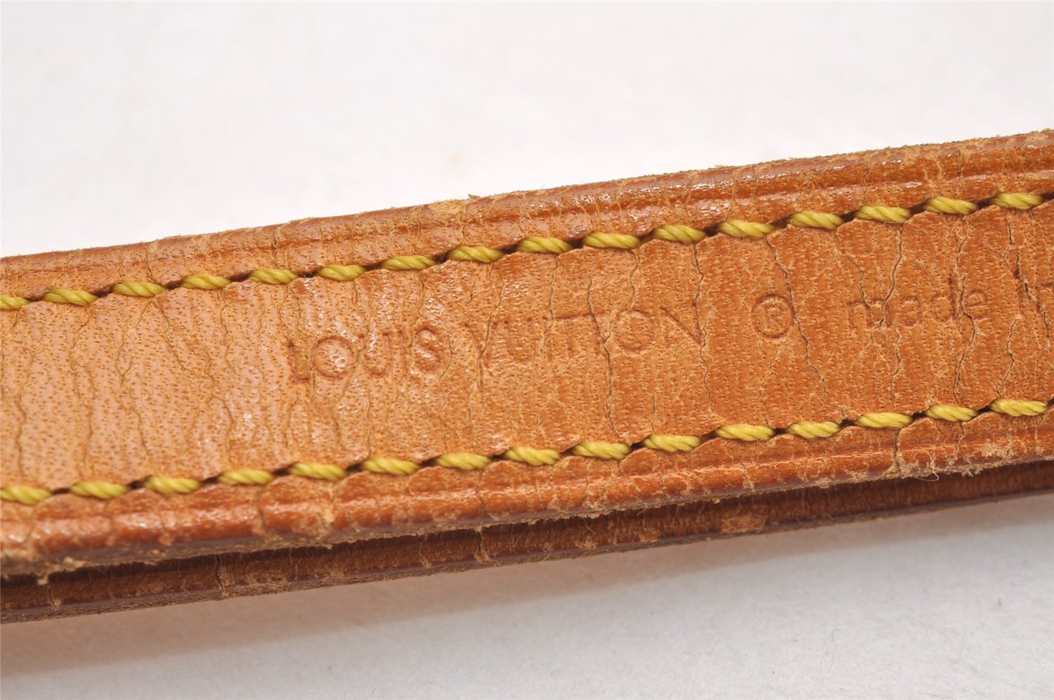 Authentic Louis Vuitton Leather Shoulder Strap Beige 41.1-48