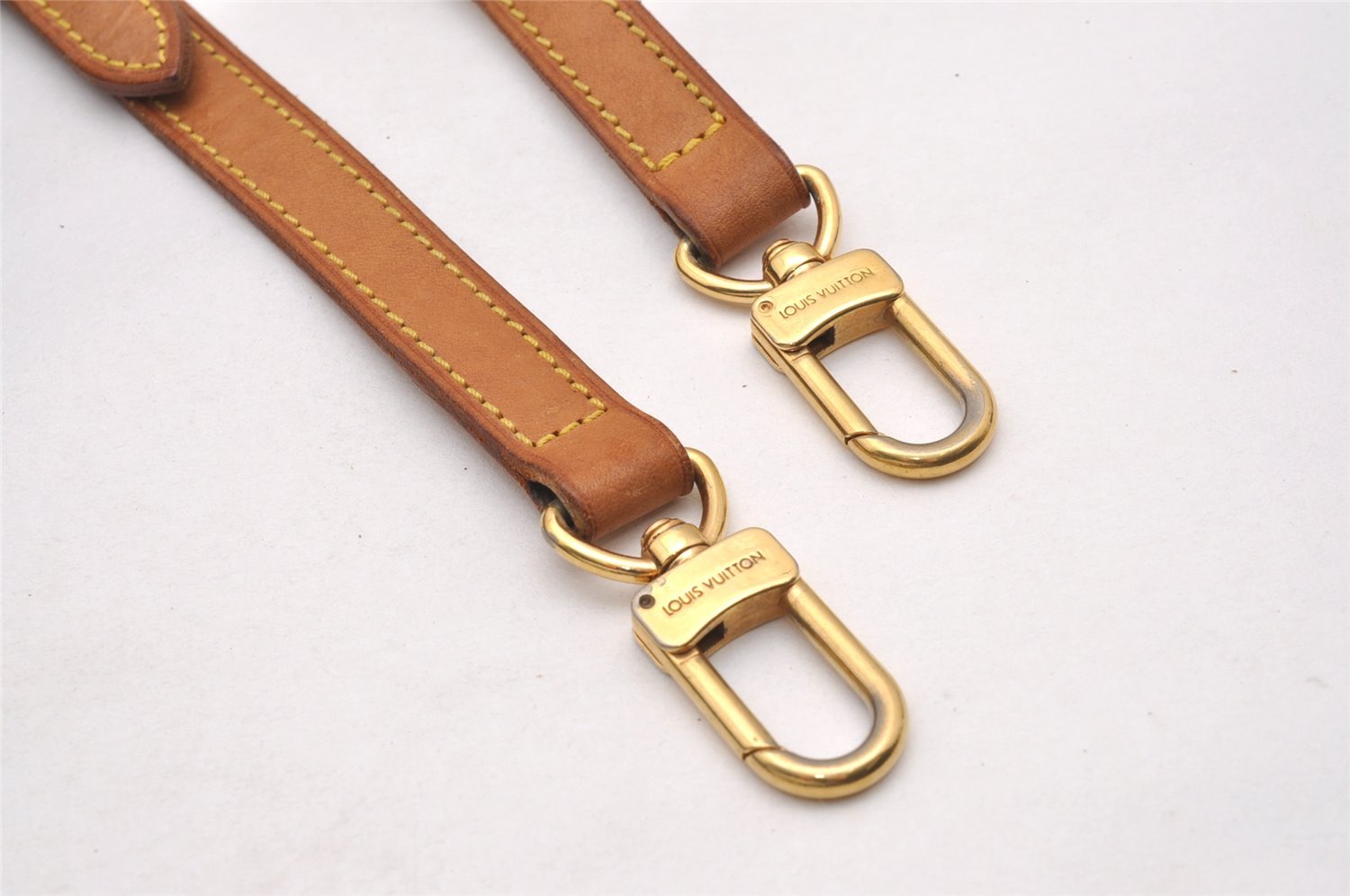 Authentic Louis Vuitton Leather Shoulder Strap Beige 40.4-46.9