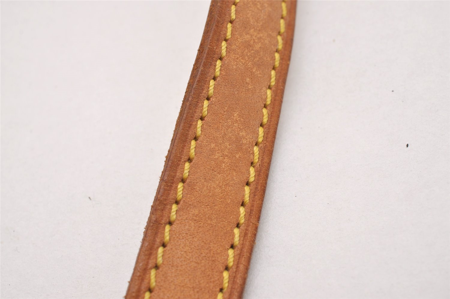 Authentic Louis Vuitton Leather Shoulder Strap Beige 40.4-46.9