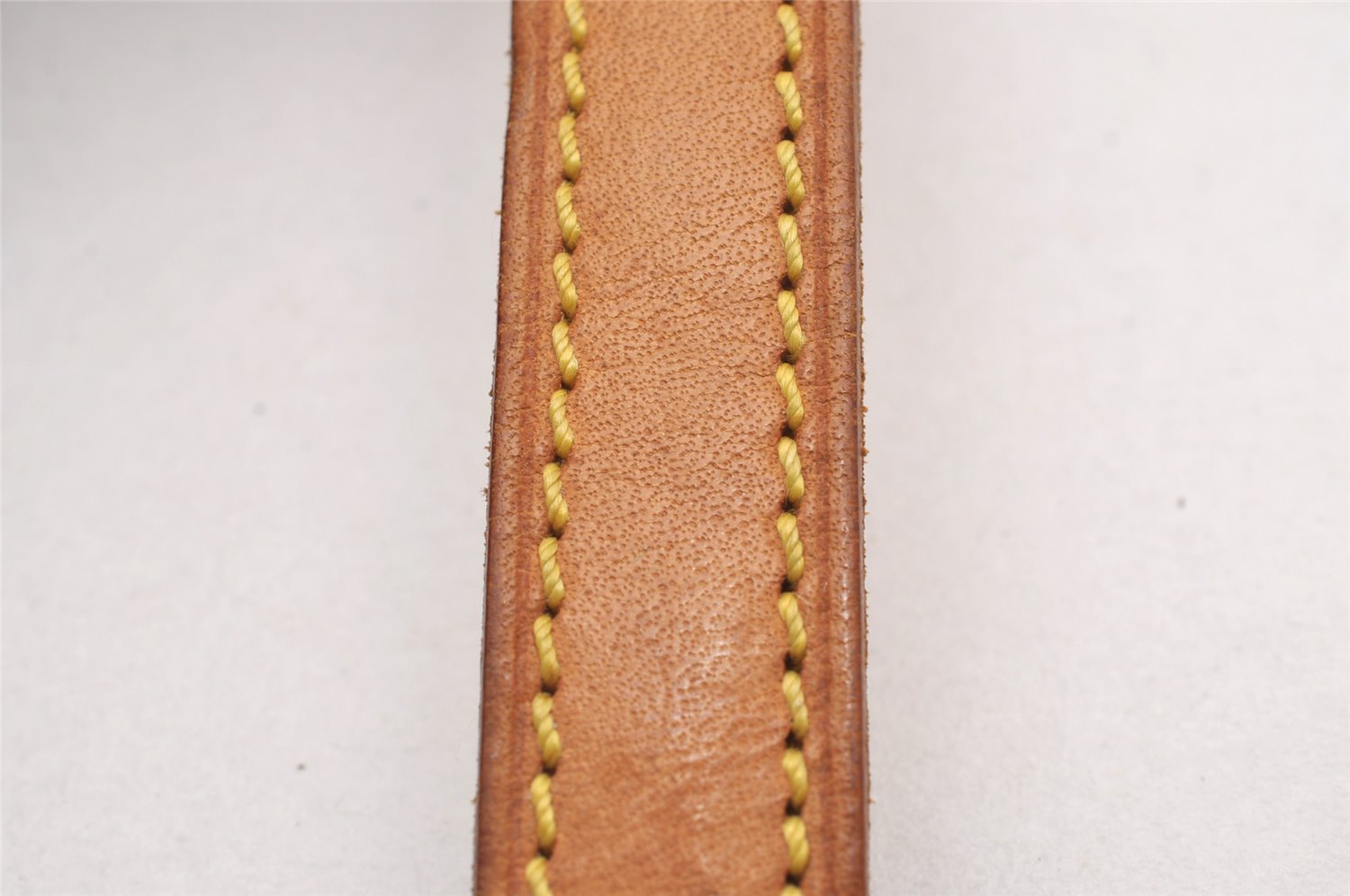 Authentic Louis Vuitton Leather Shoulder Strap Beige 40.4-46.9