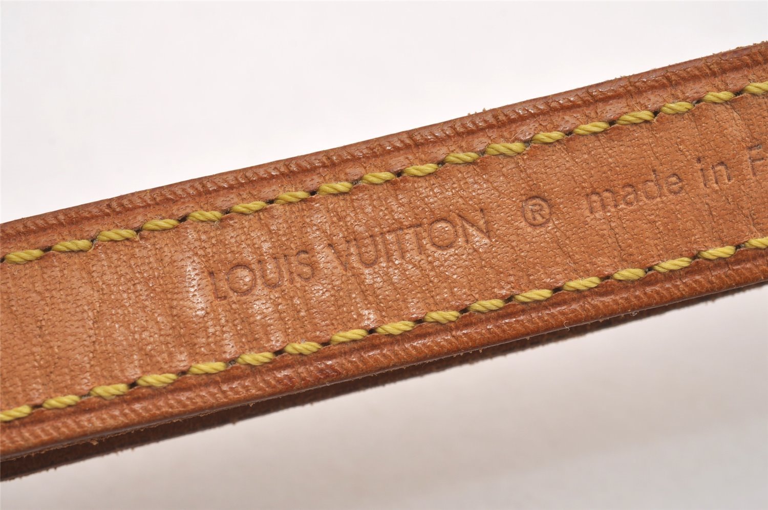 Authentic Louis Vuitton Leather Shoulder Strap Beige 40.4-46.9