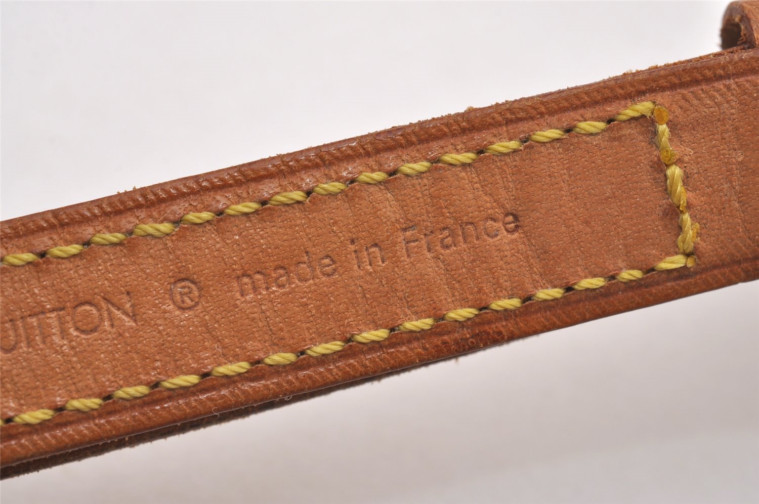 Authentic Louis Vuitton Leather Shoulder Strap Beige 40.4-46.9