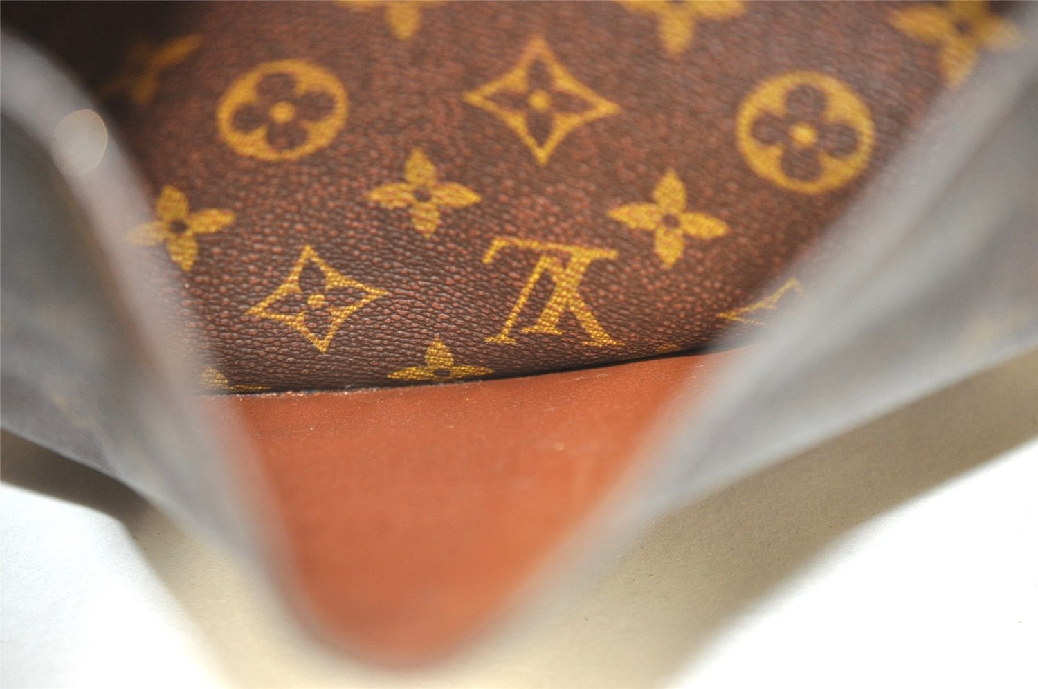 Authentic Louis Vuitton Monogram Saint Cloud GM M51242 Shoulder Cross Bag 1672I