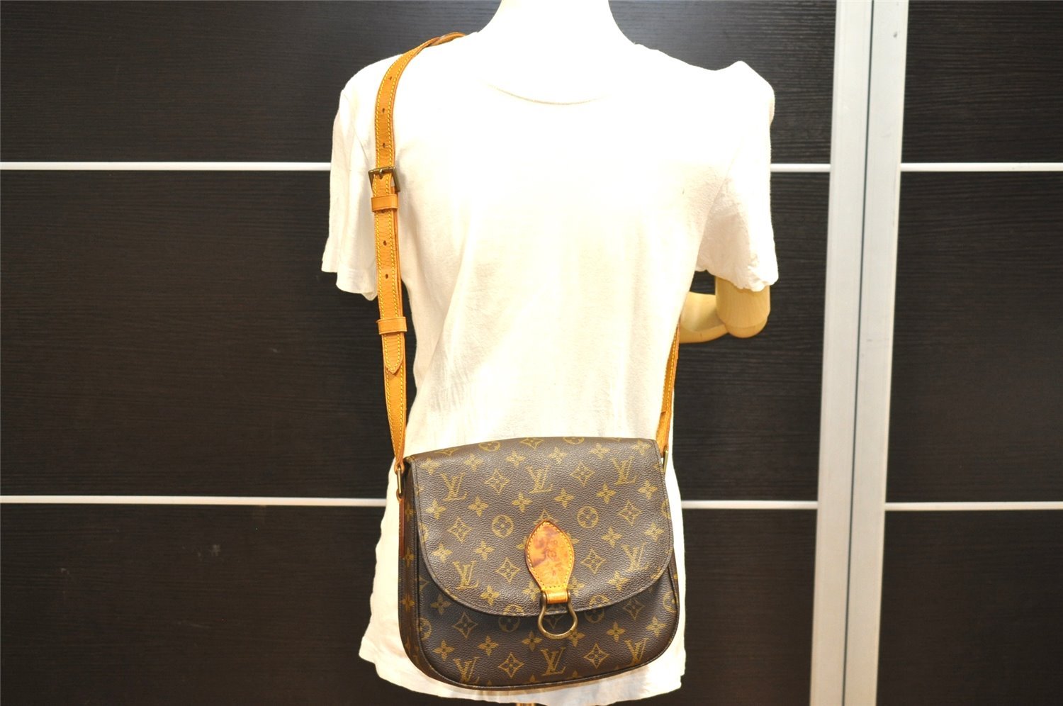 Authentic Louis Vuitton Monogram Saint Cloud GM M51242 Shoulder Cross Bag 1672I