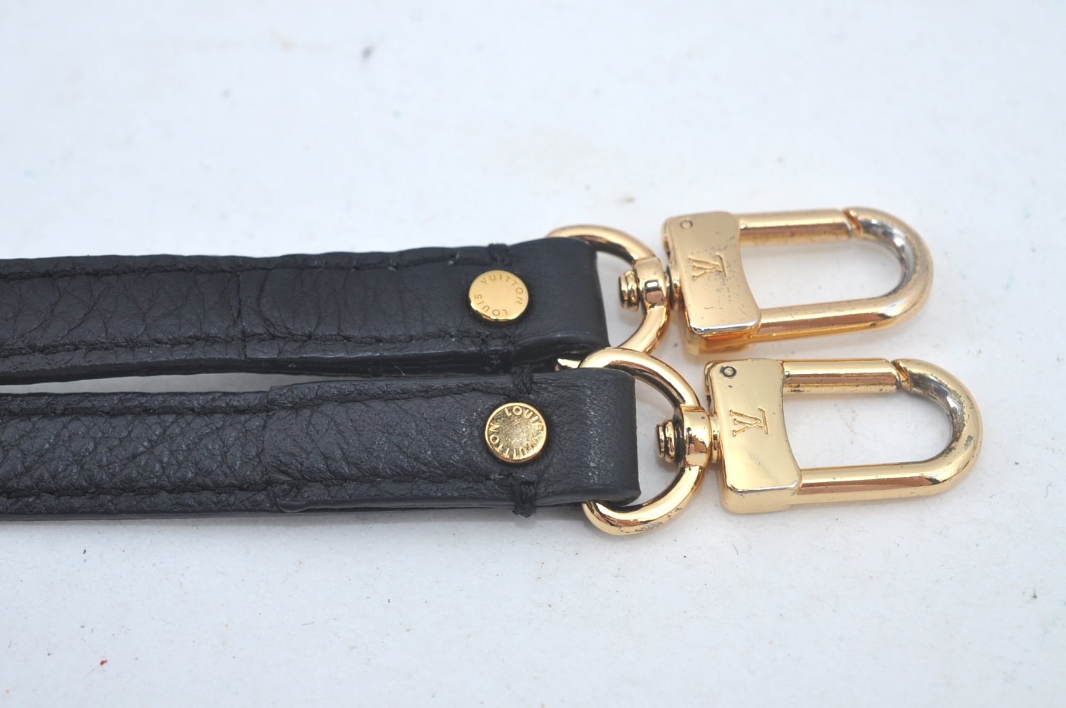 Authentic Louis Vuitton Leather Shoulder Strap Black 36.2-44.9