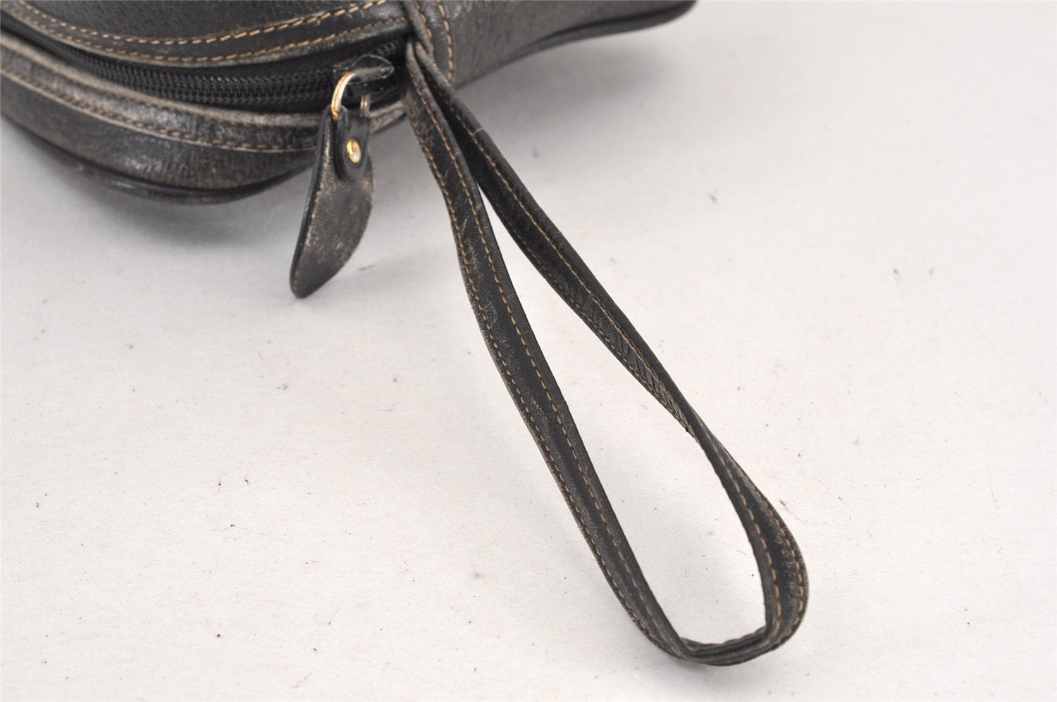 Authentic GUCCI Vintage Clutch Hand Bag Purse Leather Black Junk 1674K