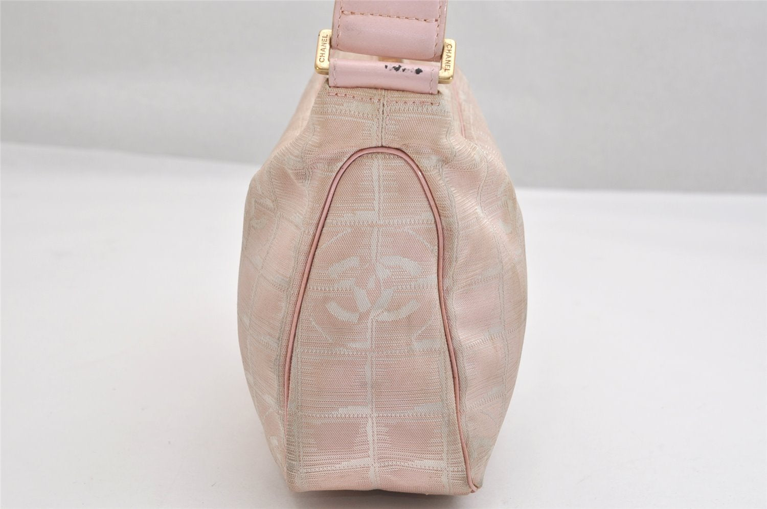 Authentic CHANEL Vintage New Travel Line Shoulder Hand Bag Purse Pink 1678K