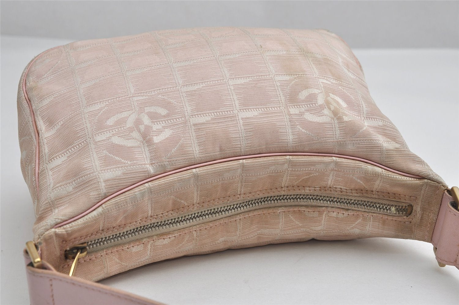 Authentic CHANEL Vintage New Travel Line Shoulder Hand Bag Purse Pink 1678K