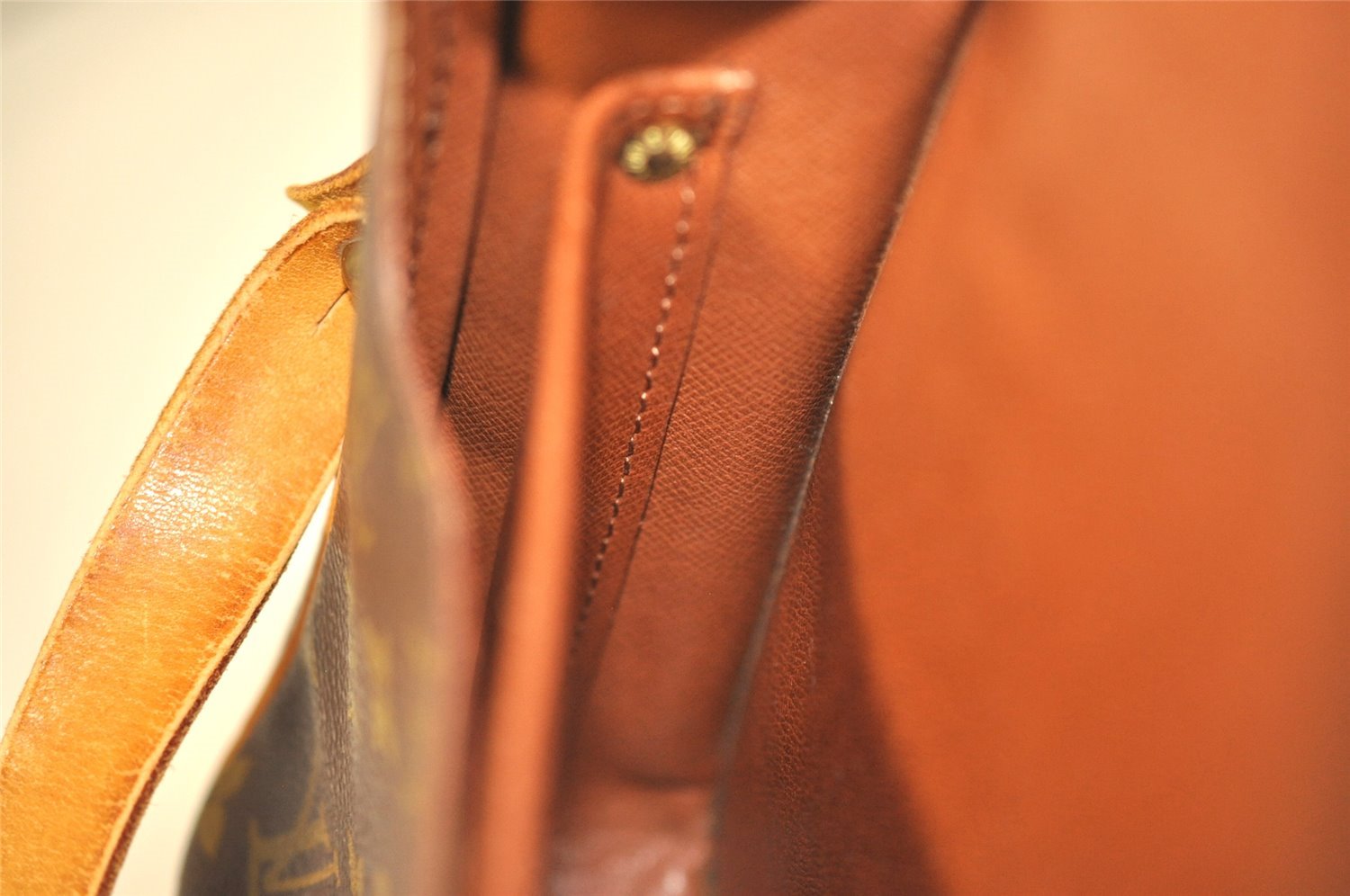 Authentic Louis Vuitton Monogram Cartouchiere MM M51253 Shoulder Cross Bag 1683I