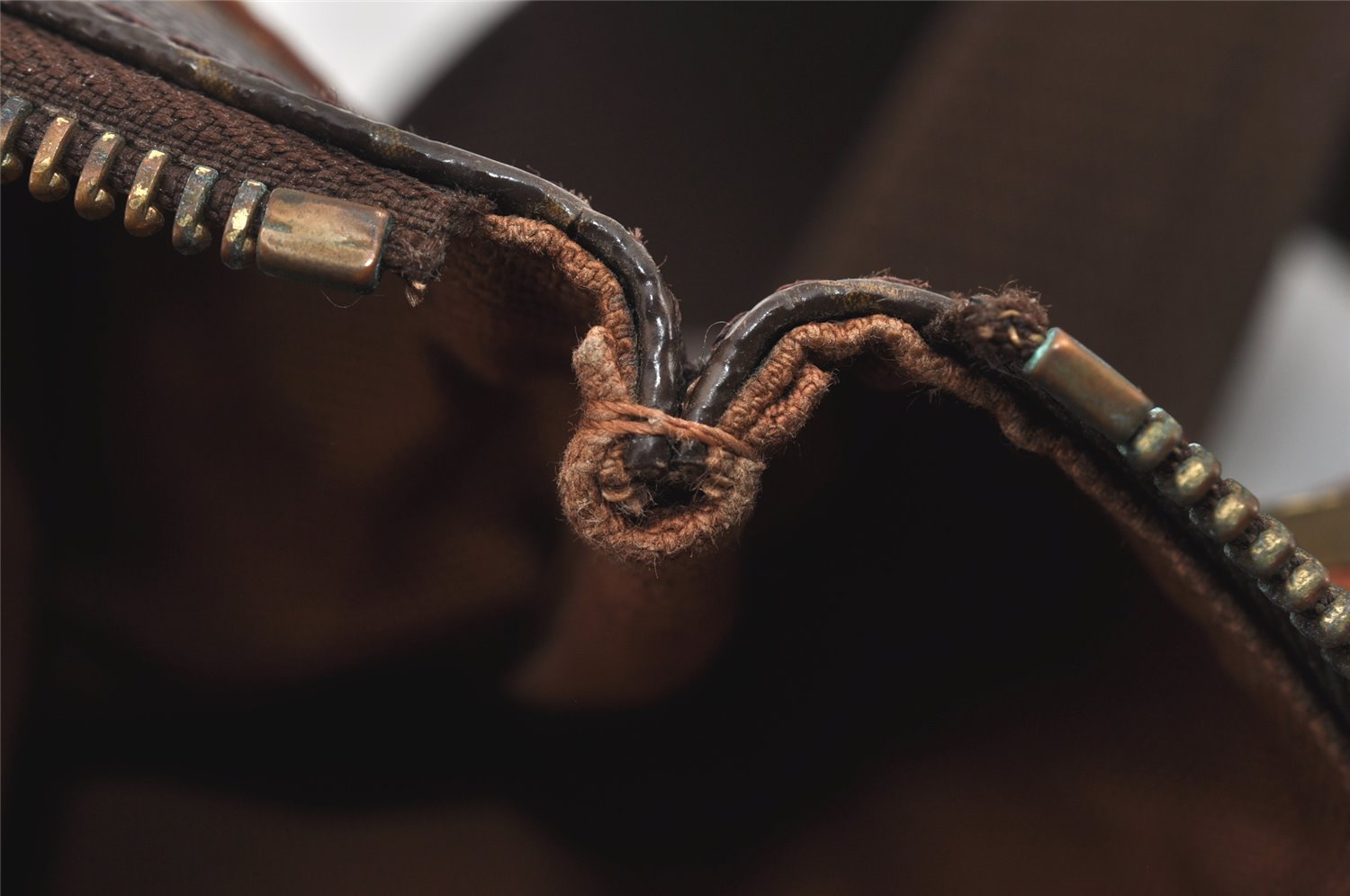 Auth Louis Vuitton Monogram Pochette Bosphore Shoulder Cross Bag M40044 LV 1686I