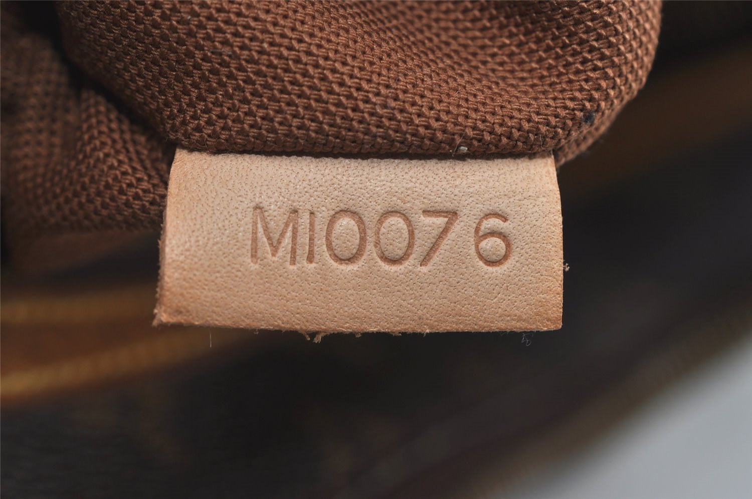 Auth Louis Vuitton Monogram Pochette Bosphore Shoulder Cross Bag M40044 LV 1686I