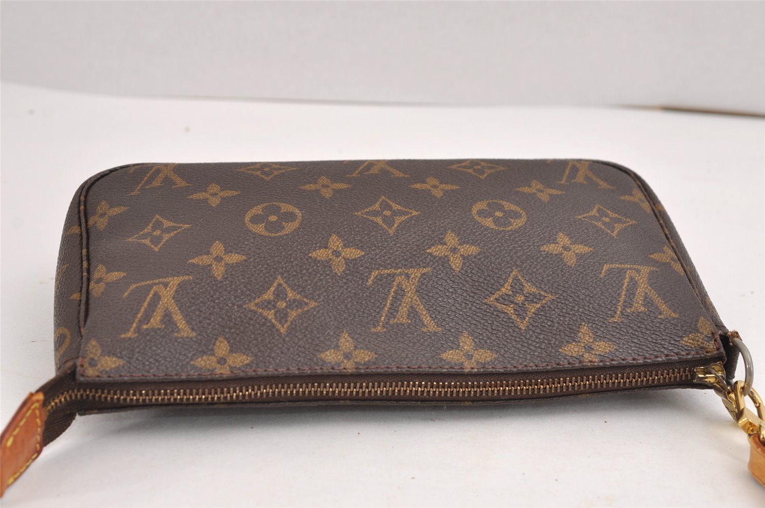 Authentic Louis Vuitton Monogram Pochette Accessoires Shoulder Cross Pouch 1688J