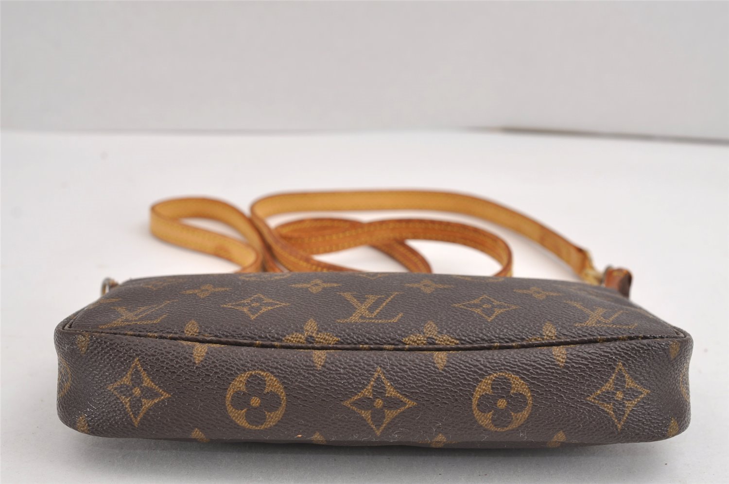 Authentic Louis Vuitton Monogram Pochette Accessoires Shoulder Cross Pouch 1688J