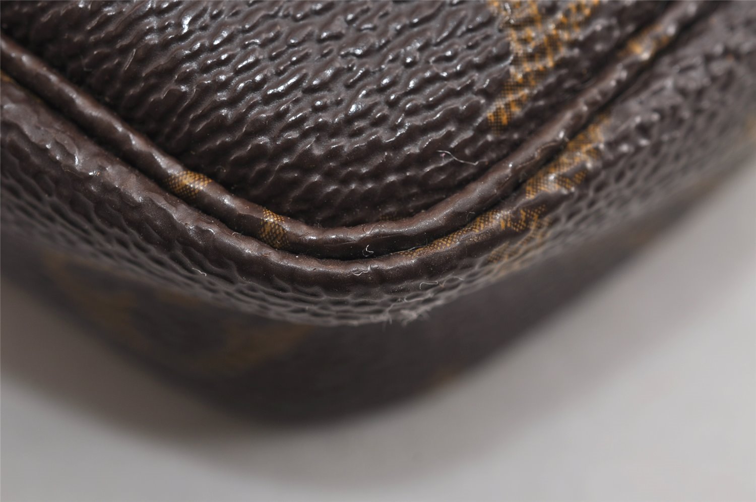 Authentic Louis Vuitton Monogram Pochette Accessoires Shoulder Cross Pouch 1688J