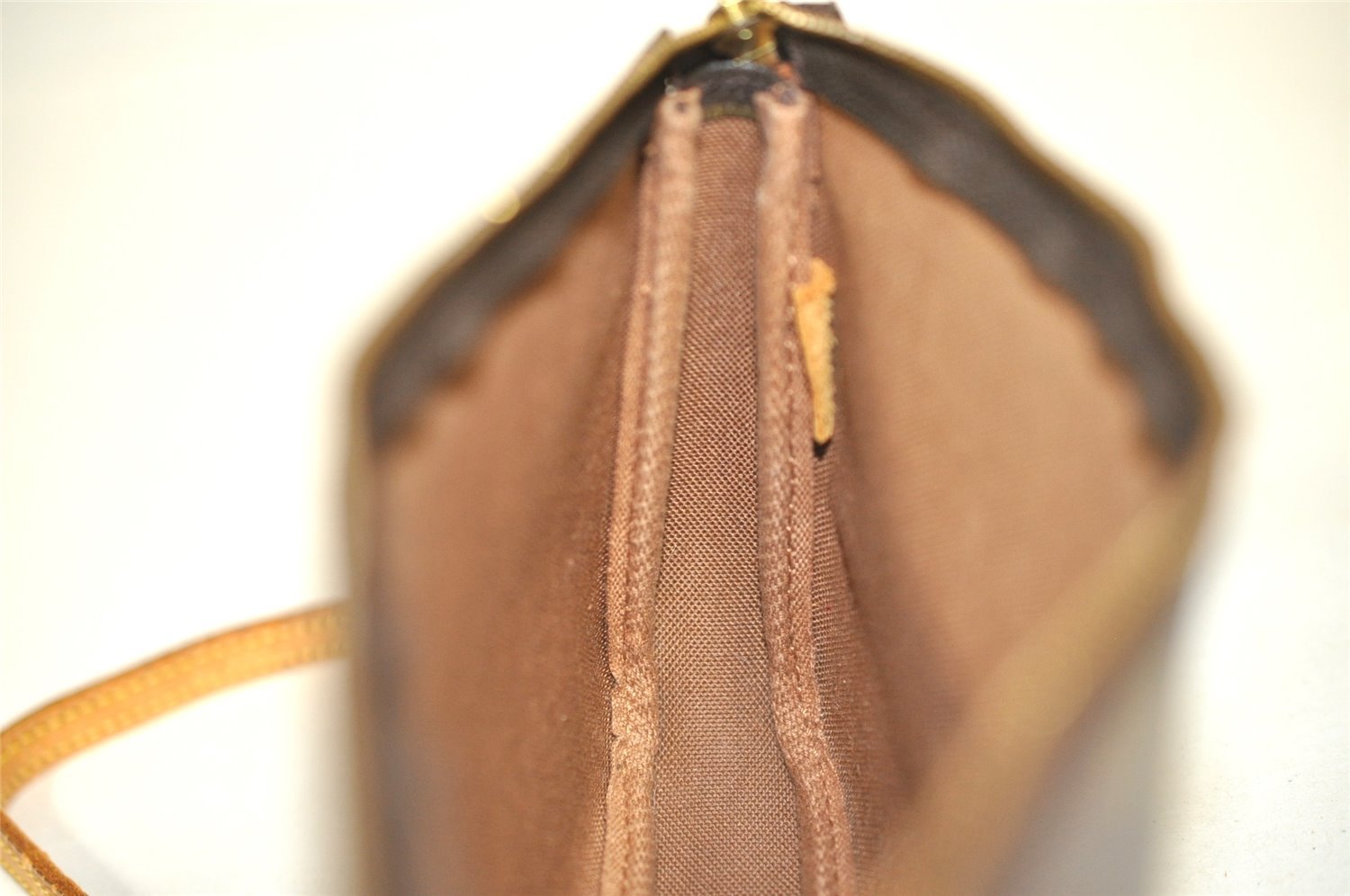 Authentic Louis Vuitton Monogram Pochette Accessoires Shoulder Cross Pouch 1688J