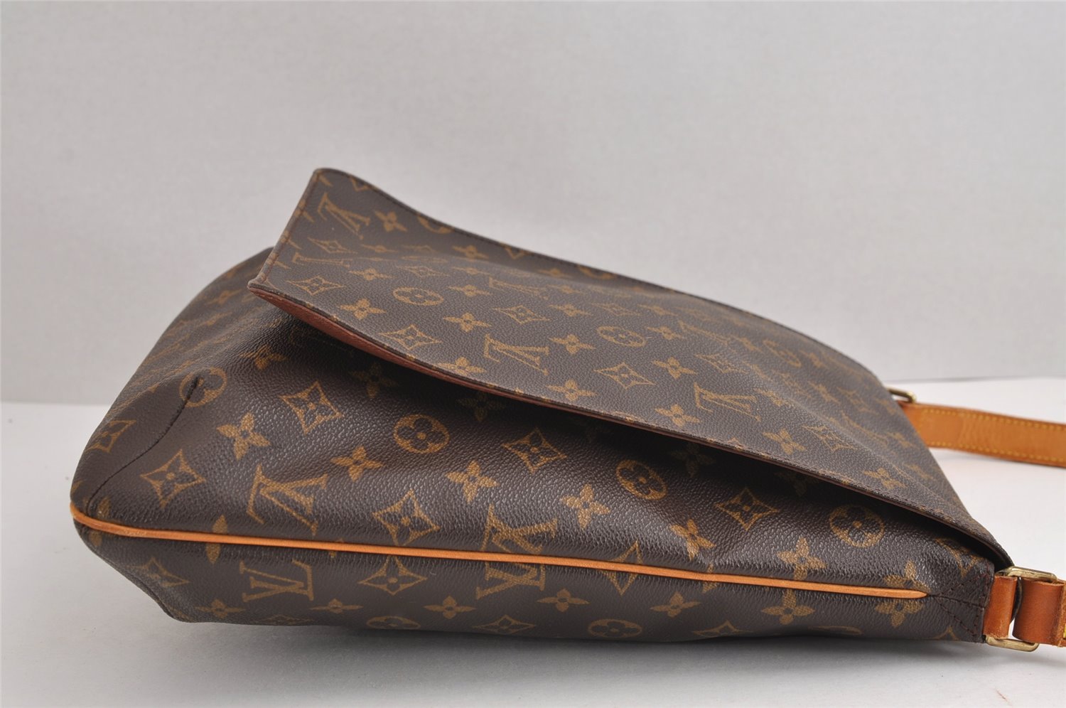 Authentic Louis Vuitton Monogram Musette Shoulder Cross Body Bag M51256 LV 1692J