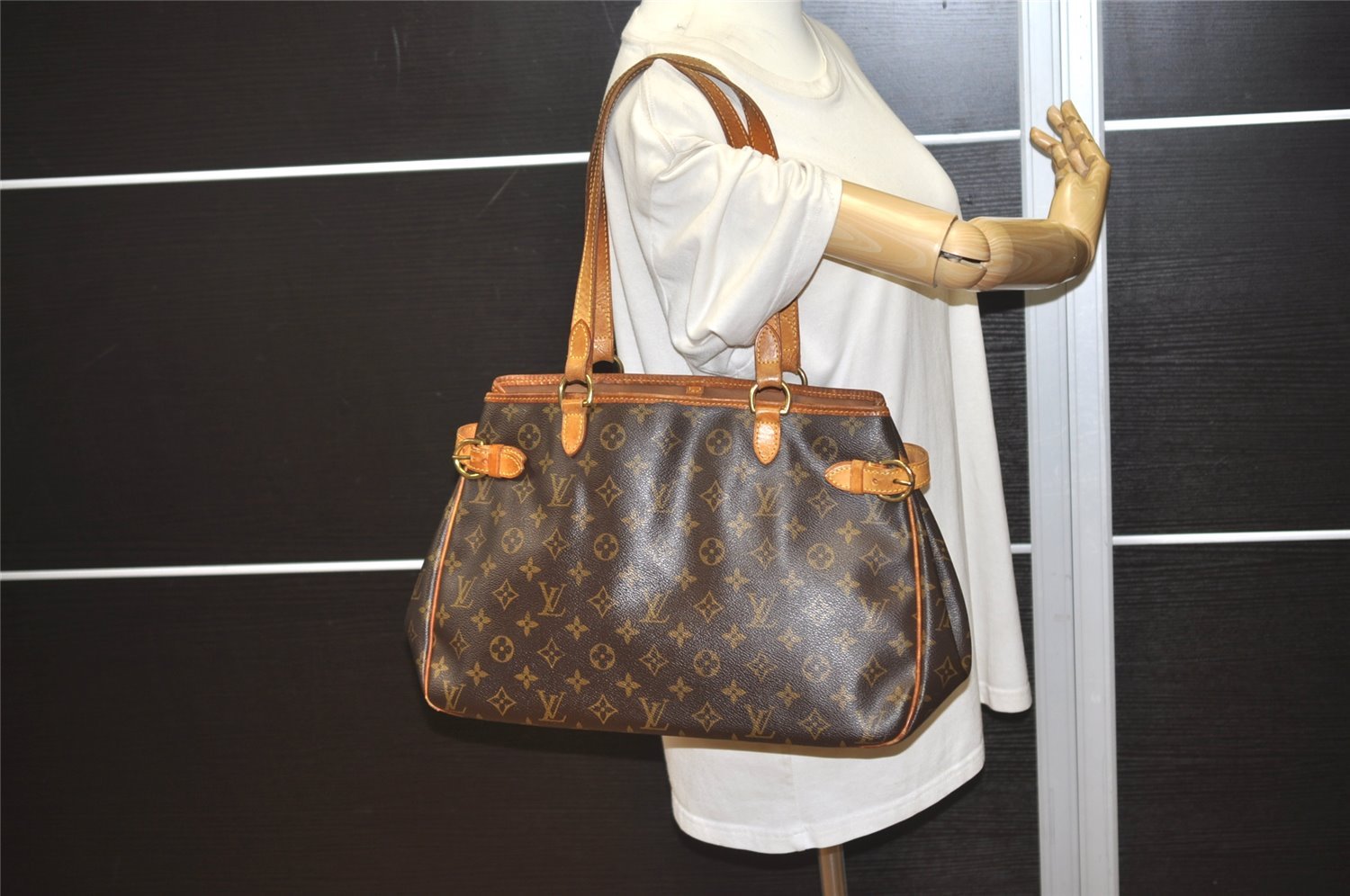 Authentic Louis Vuitton Monogram Batignolles Horizontal Tote Bag M51154 LV 1694J