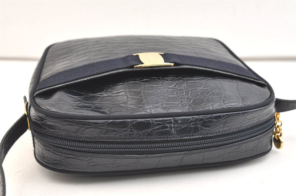 Authentic Salvatore Ferragamo Vara Shoulder Cross Bag Leather Navy Blue SF 1699K