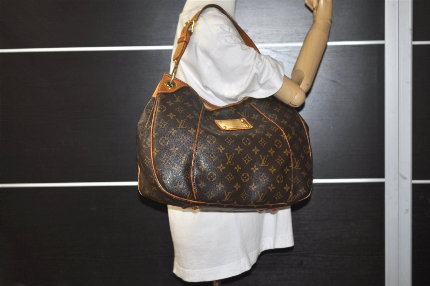 Authentic Louis Vuitton Monogram Galliera PM Shoulder Bag M56382 LV 1706I