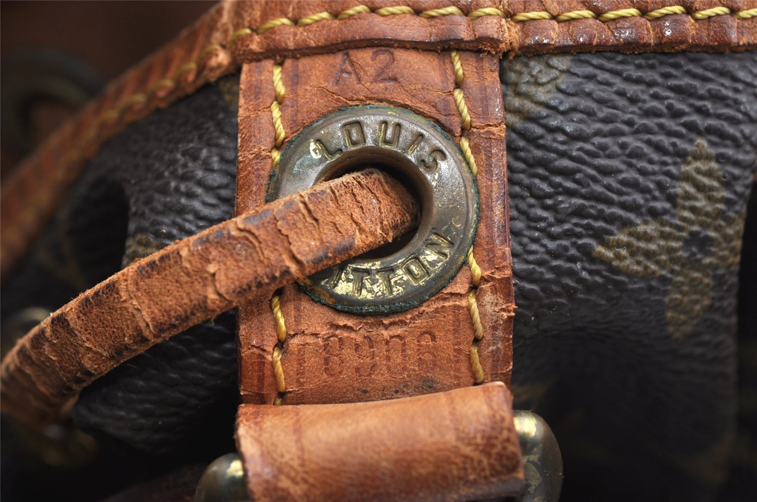 Authentic Louis Vuitton Monogram Noe Shoulder Drawstring Bag M42224 LV 1710I