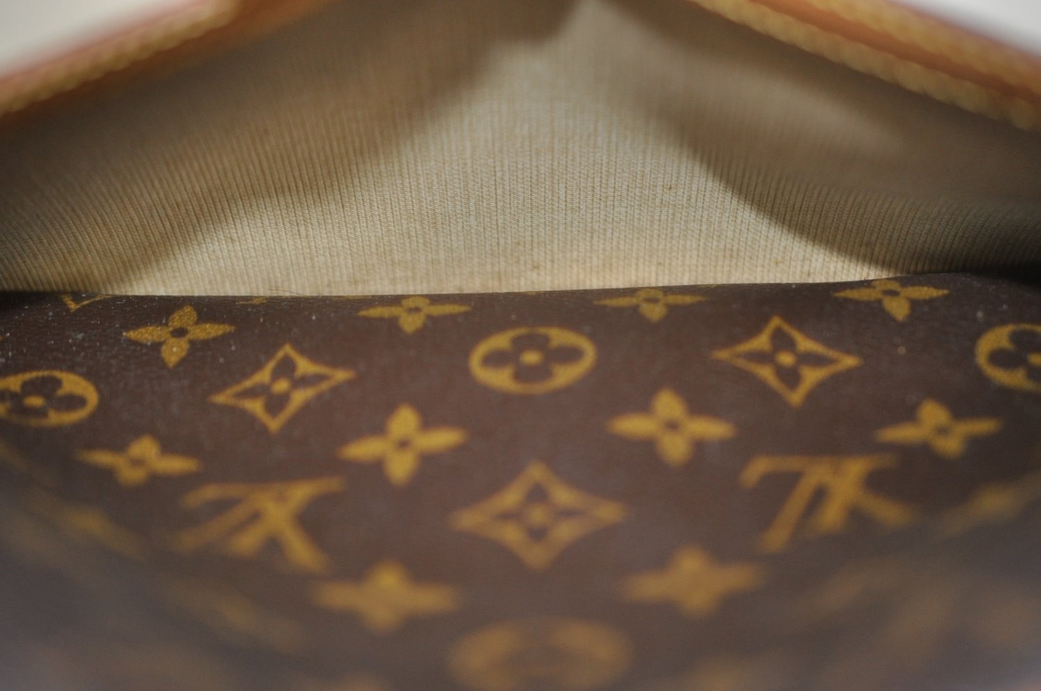 Auth Louis Vuitton Monogram Reporter PM Shoulder Cross Bag M45254 LV Junk 1712J