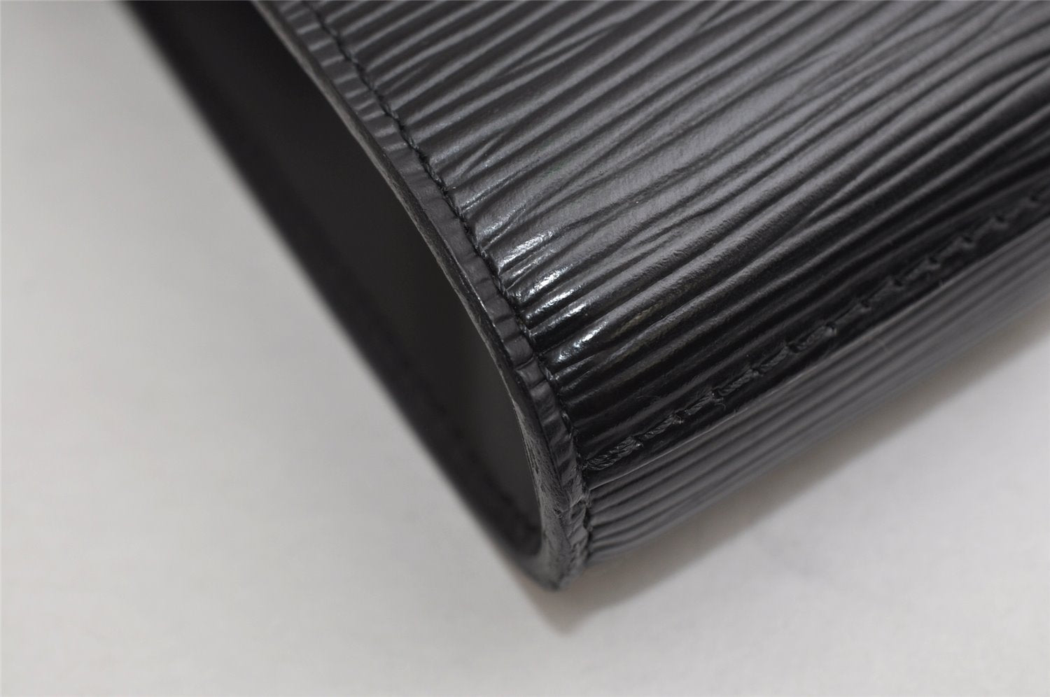 Authentic Louis Vuitton Epi Arts Deco Clutch Hand Bag Black M52632 LV 1712K