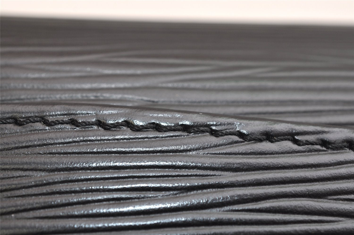 Authentic Louis Vuitton Epi Arts Deco Clutch Hand Bag Black M52632 LV 1712K