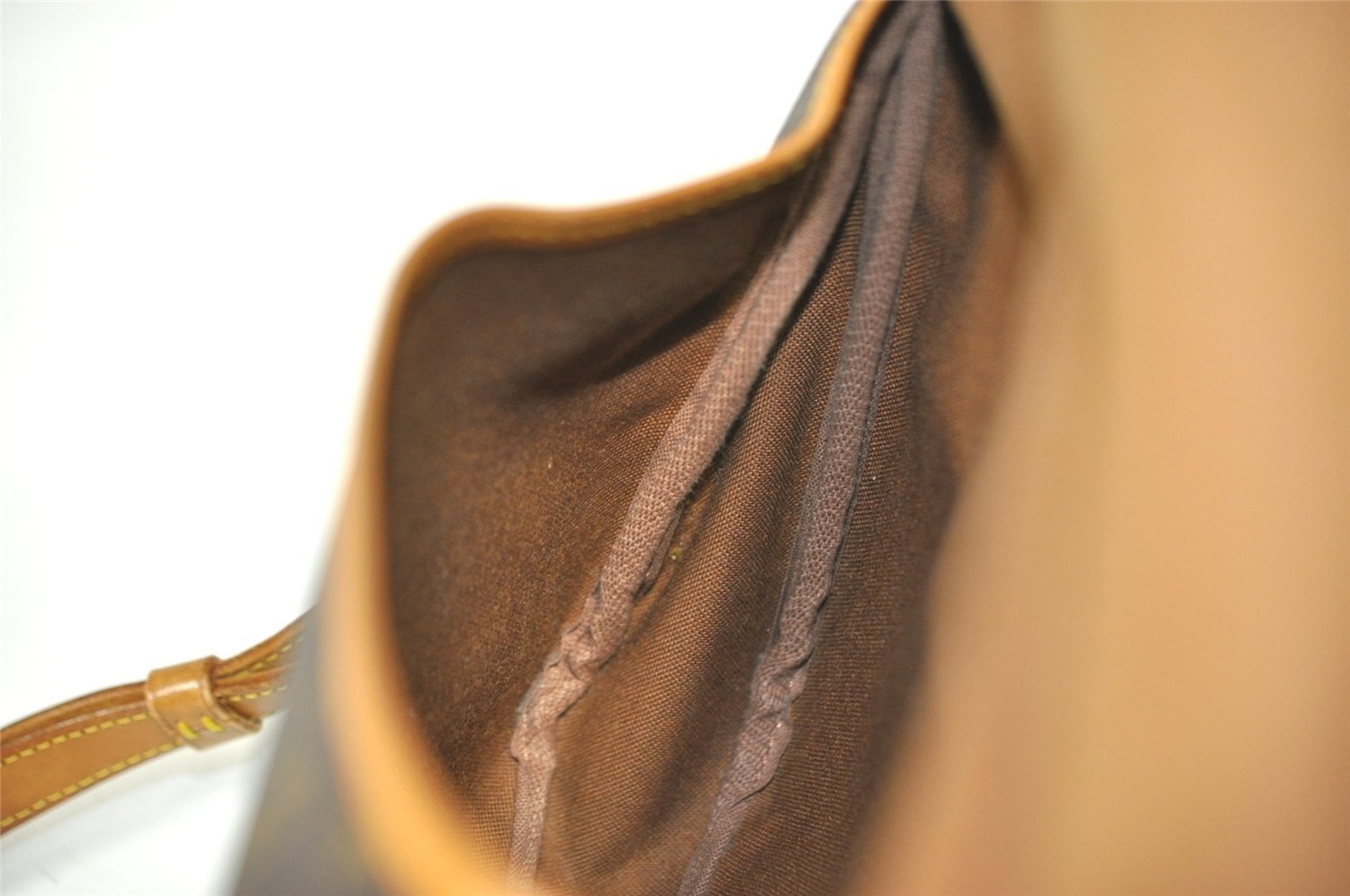 Authentic Louis Vuitton Monogram Saumur 30 Shoulder Cross Bag M42256 LV 1715I