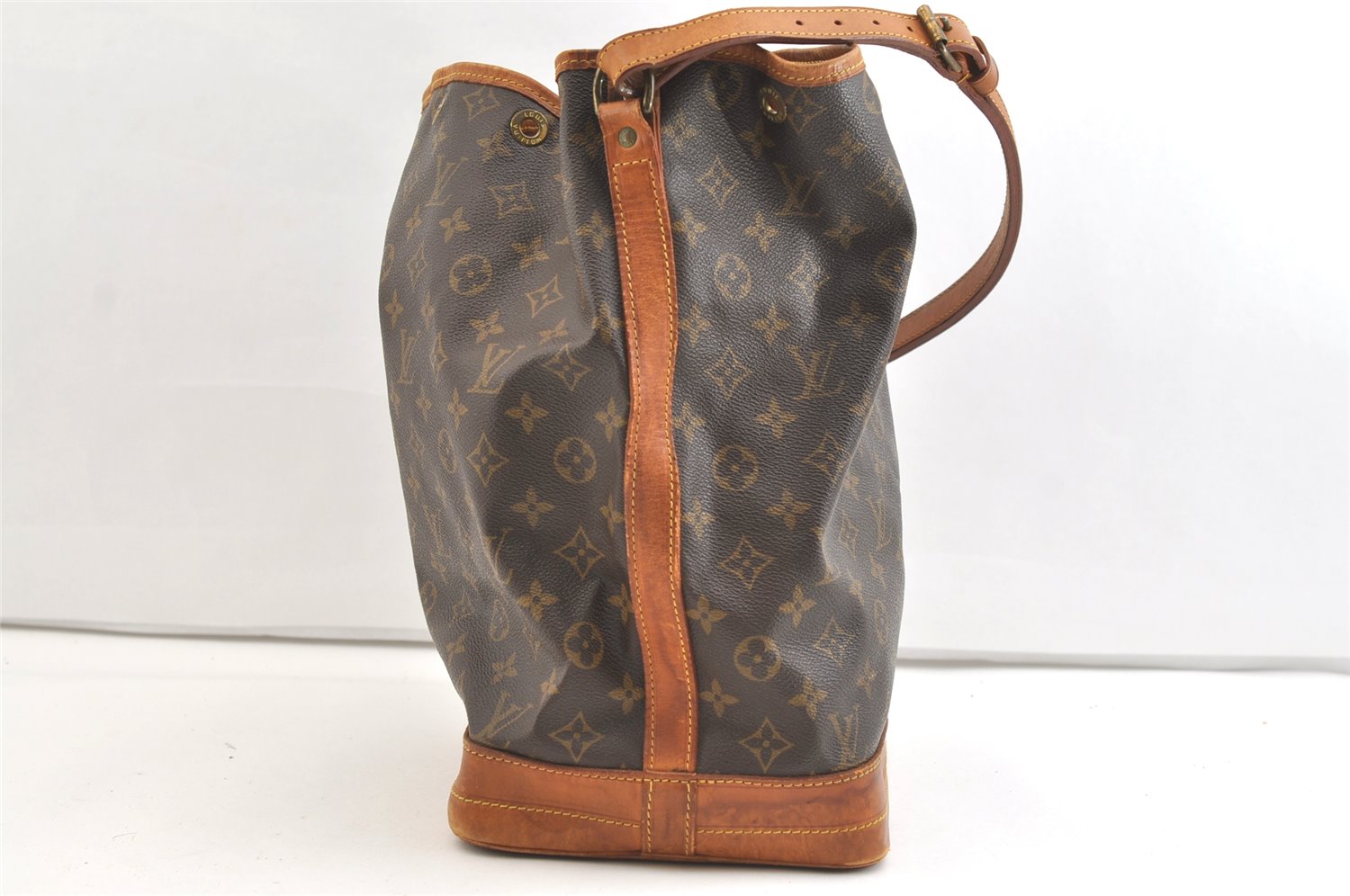 Authentic Louis Vuitton Monogram Noe Shoulder Drawstring Bag M42224 LV 1718K