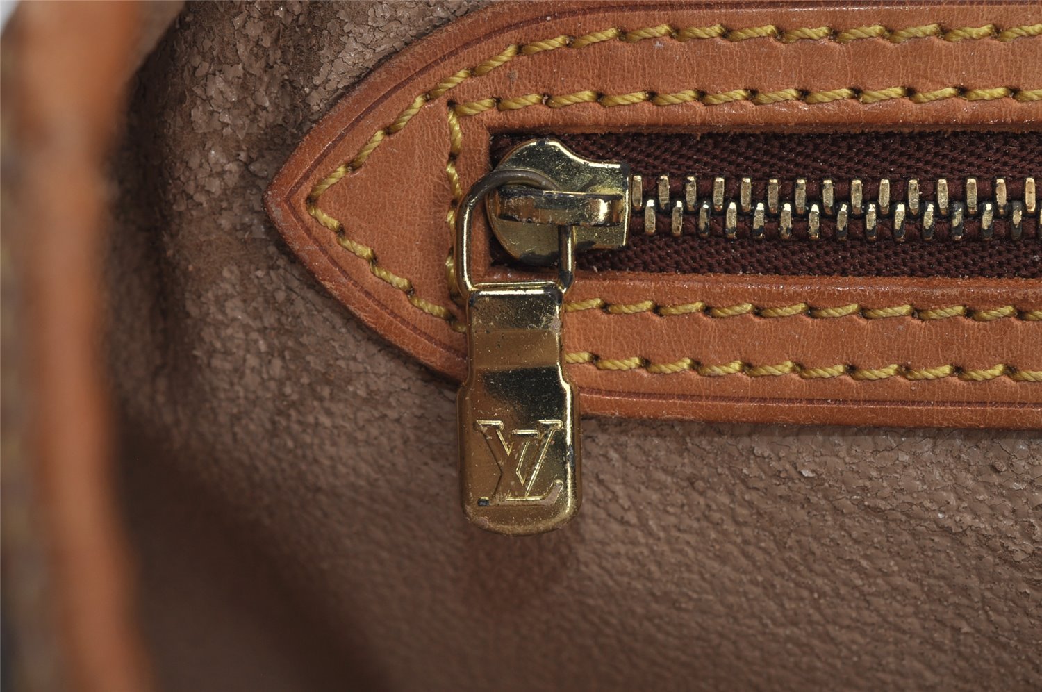 Authentic Louis Vuitton Monogram Bucket GM Shoulder Tote Bag M42236 Junk 1719J