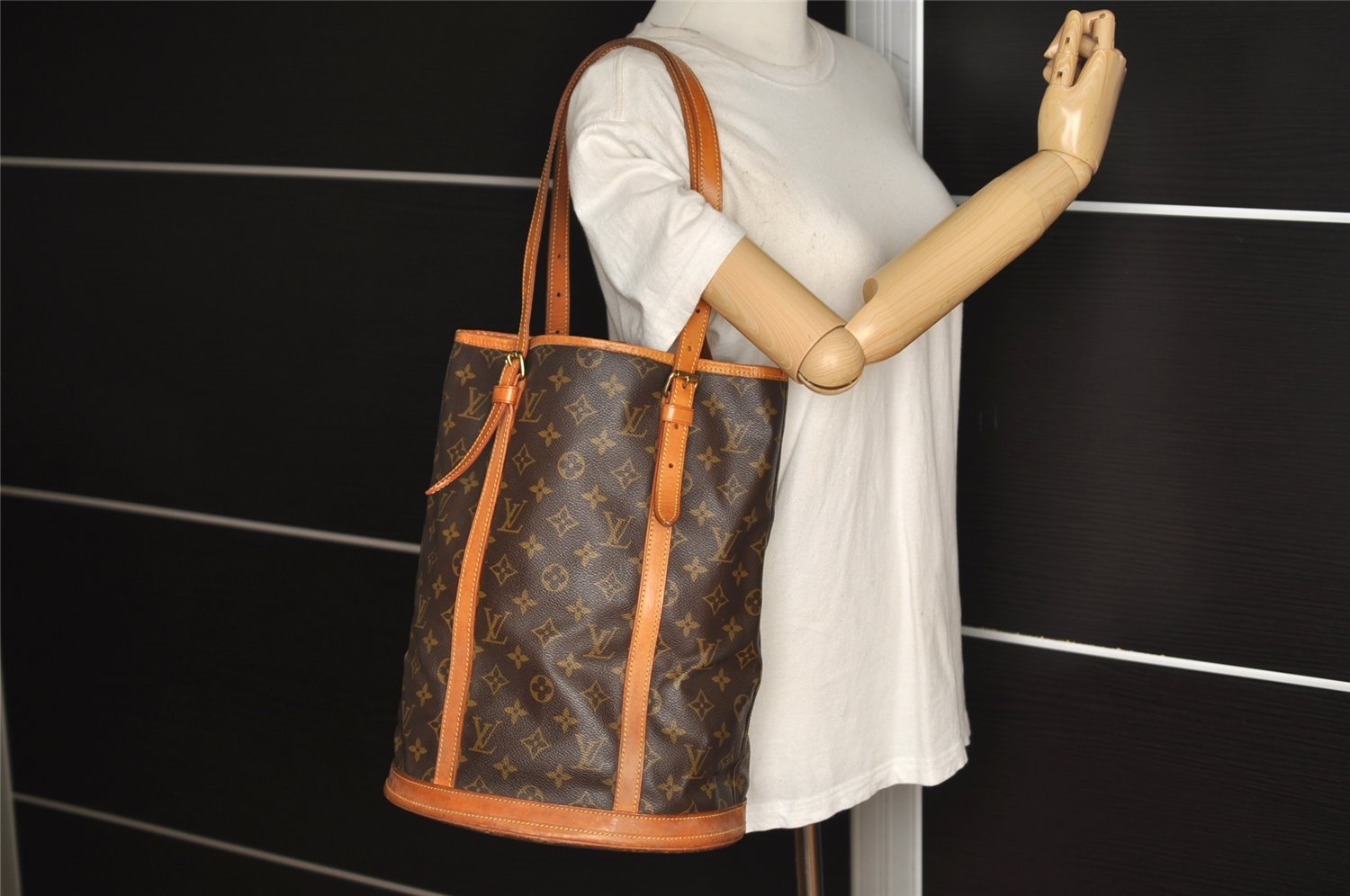 Authentic Louis Vuitton Monogram Bucket GM Shoulder Tote Bag M42236 Junk 1719J