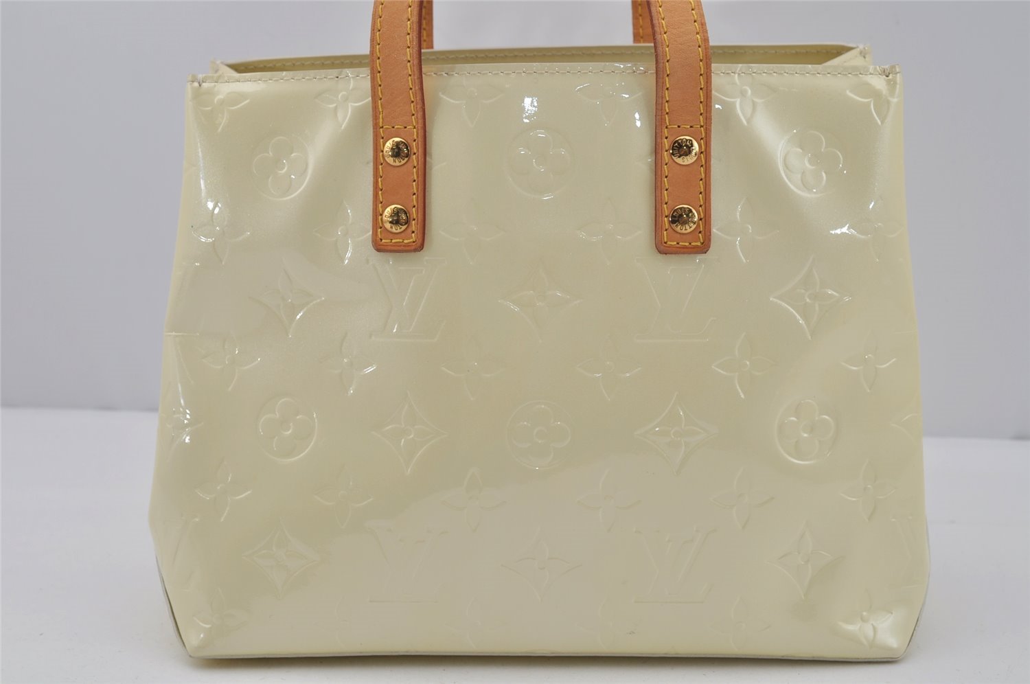 Authentic Louis Vuitton Vernis Reade PM Hand Bag Light Yellow M91336 LV 1720J