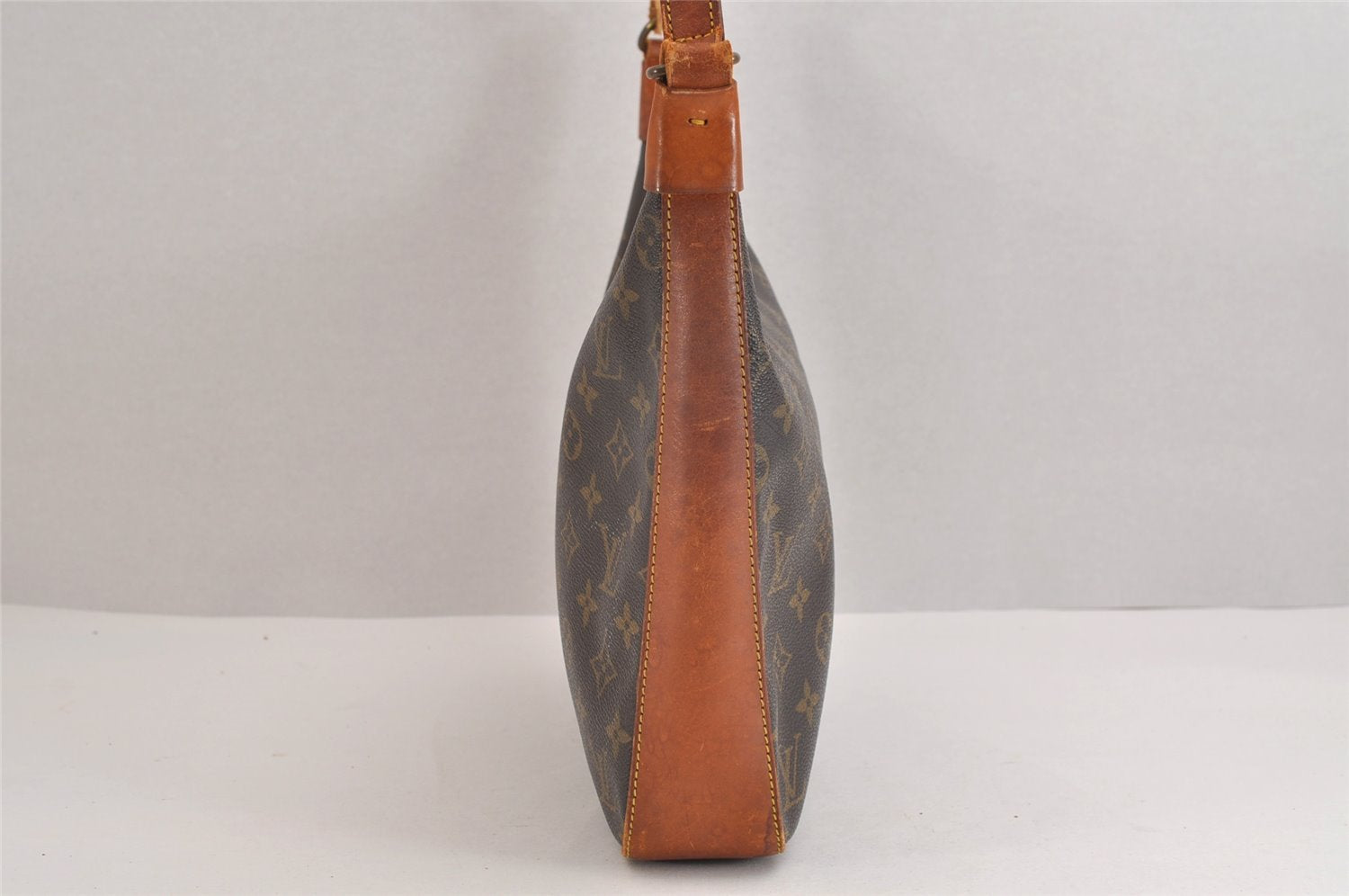 Authentic Louis Vuitton Monogram Boulogne 30 Shoulder Cross Bag Old Model 1721J