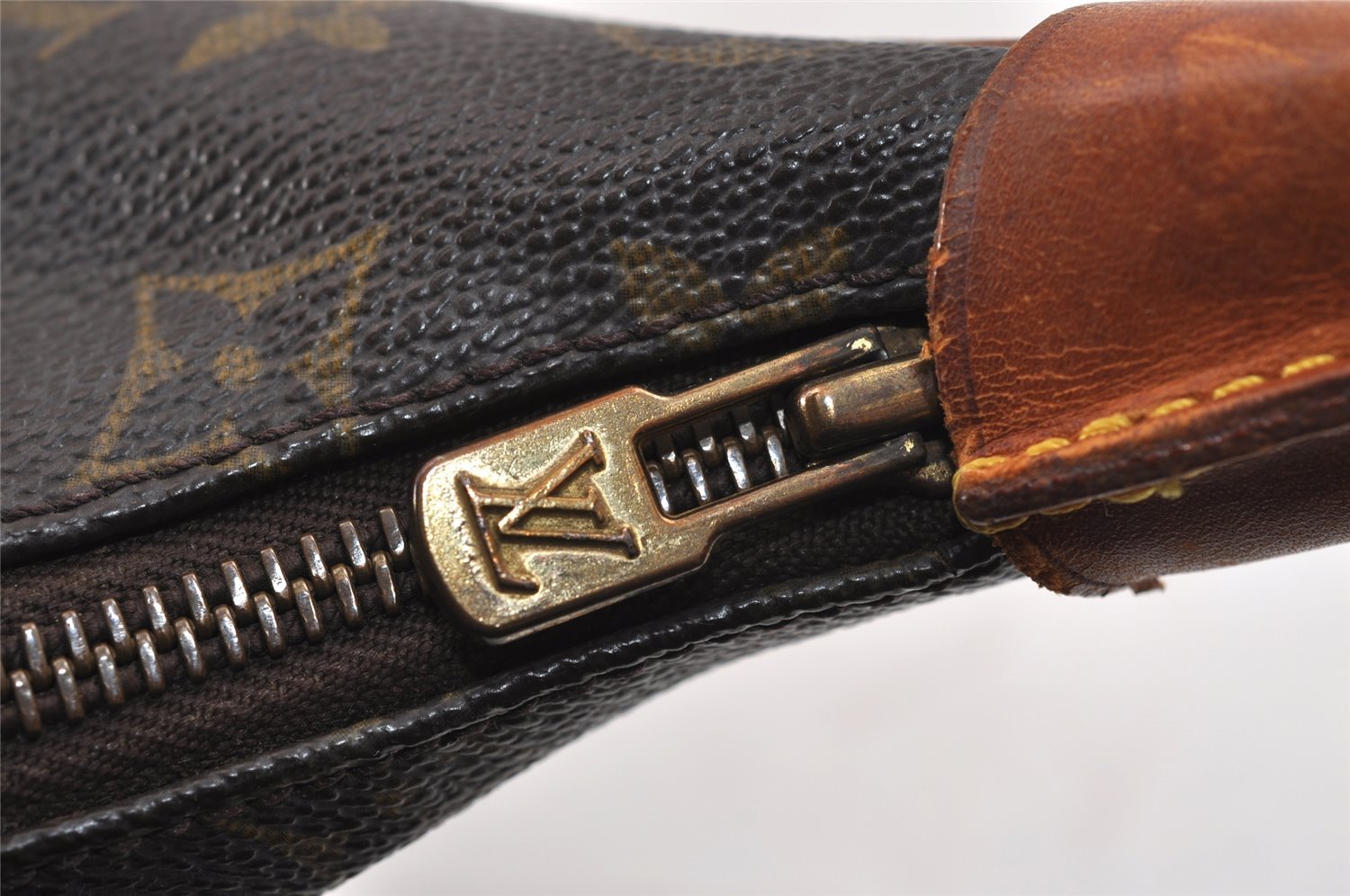 Authentic Louis Vuitton Monogram Boulogne 30 Shoulder Cross Bag Old Model 1721J