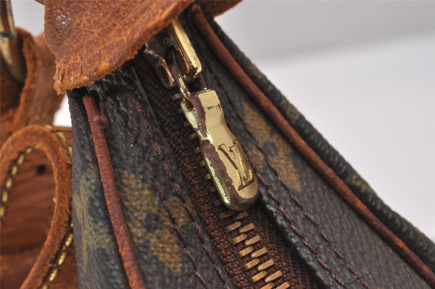 Authentic Louis Vuitton Monogram Boulogne 30 Shoulder Bag M52165 Junk 1722J