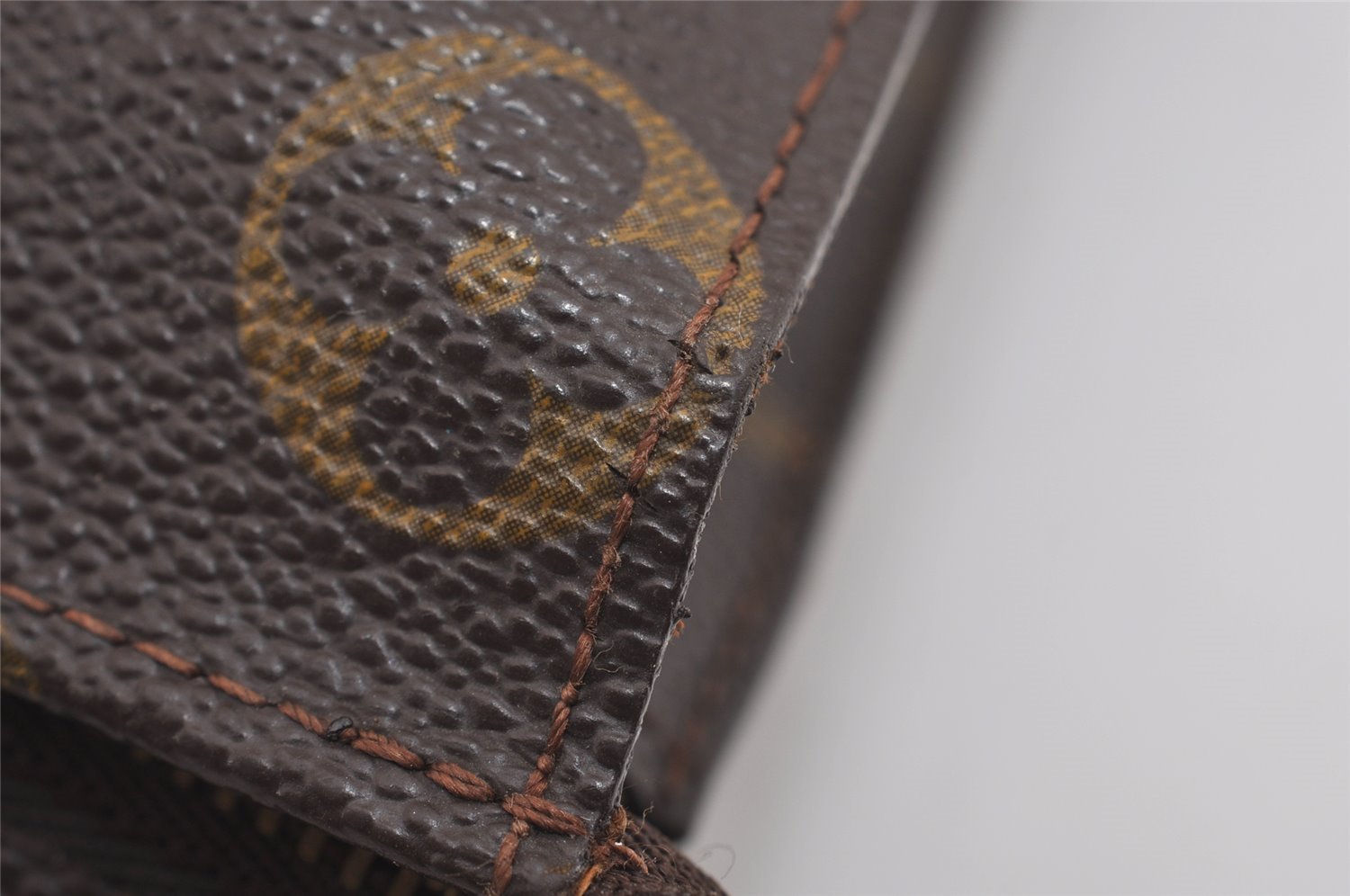 Auth Louis Vuitton Monogram Poche Toilette 26 Cosmetics Pouch Old Model LV 1728I